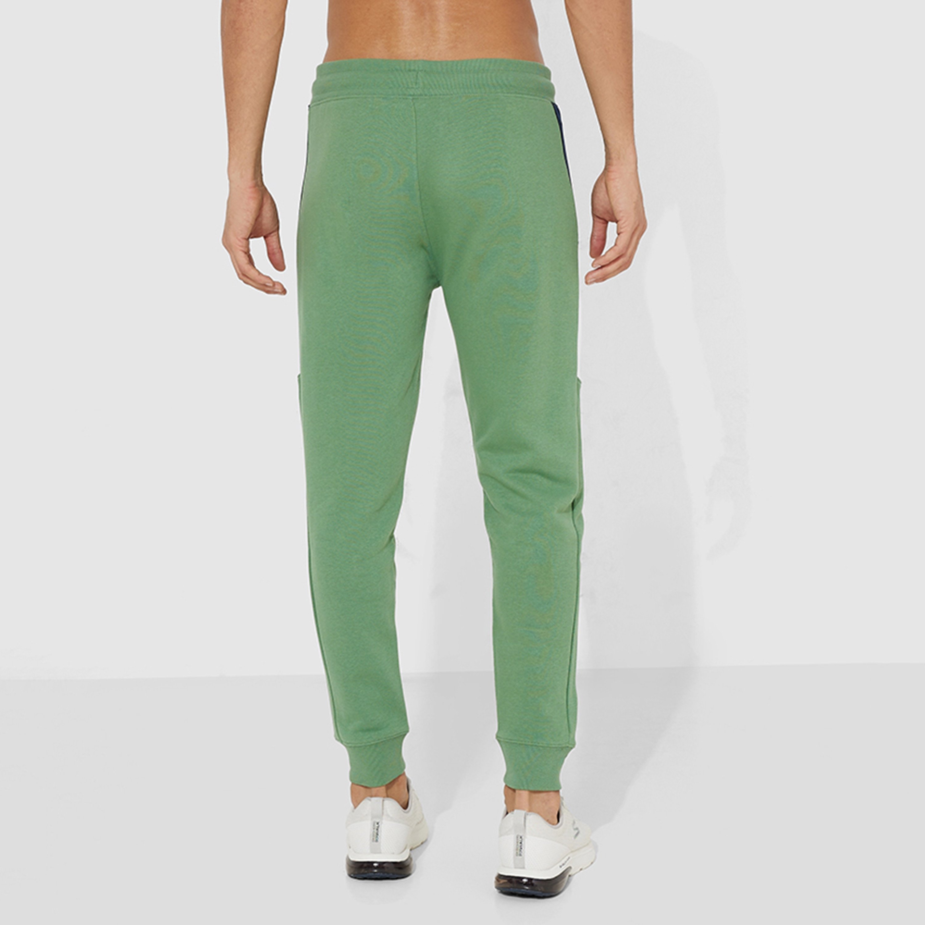 بنطال ركض رجالي بخصر متوسط ورباط مقطوع ومخيط من أيروبوستال-men-clothing-bottoms-joggers-image-4