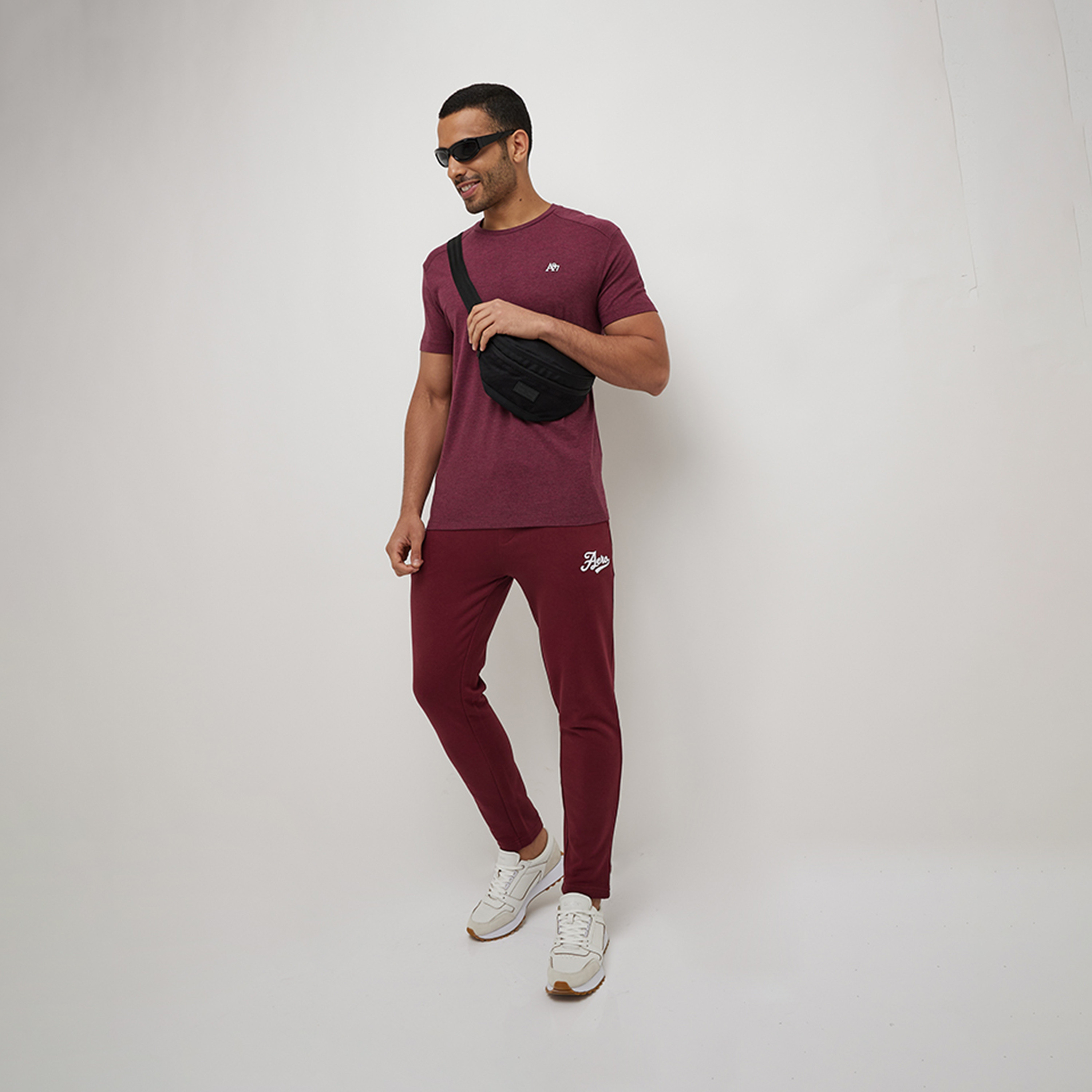 ايروبوستيل- بنطلون رياضي بشعار مرن ورباط خصر للرجال-men-clothing-bottoms-joggers-image-2