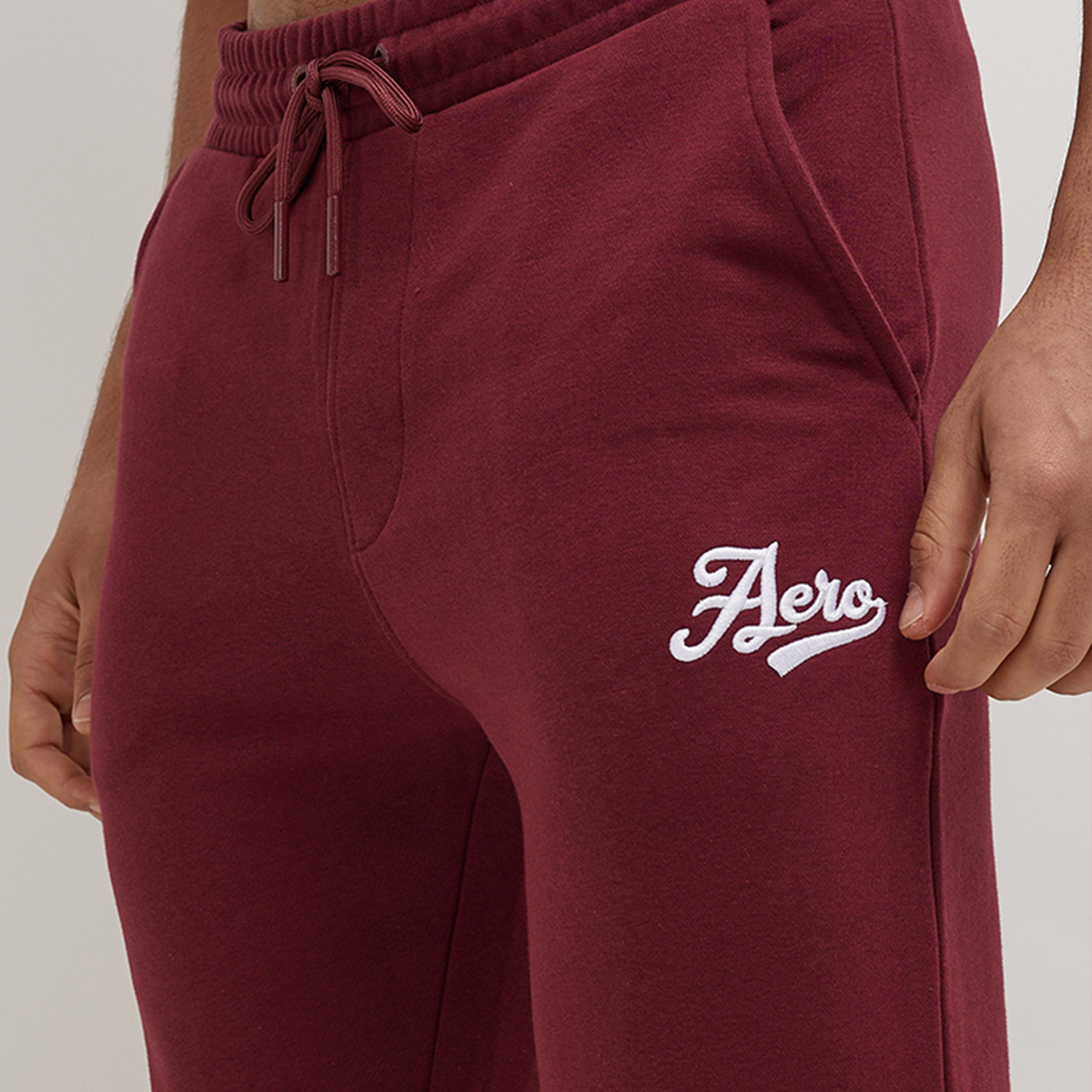 ايروبوستيل- بنطلون رياضي بشعار مرن ورباط خصر للرجال-men-clothing-bottoms-joggers-image-3