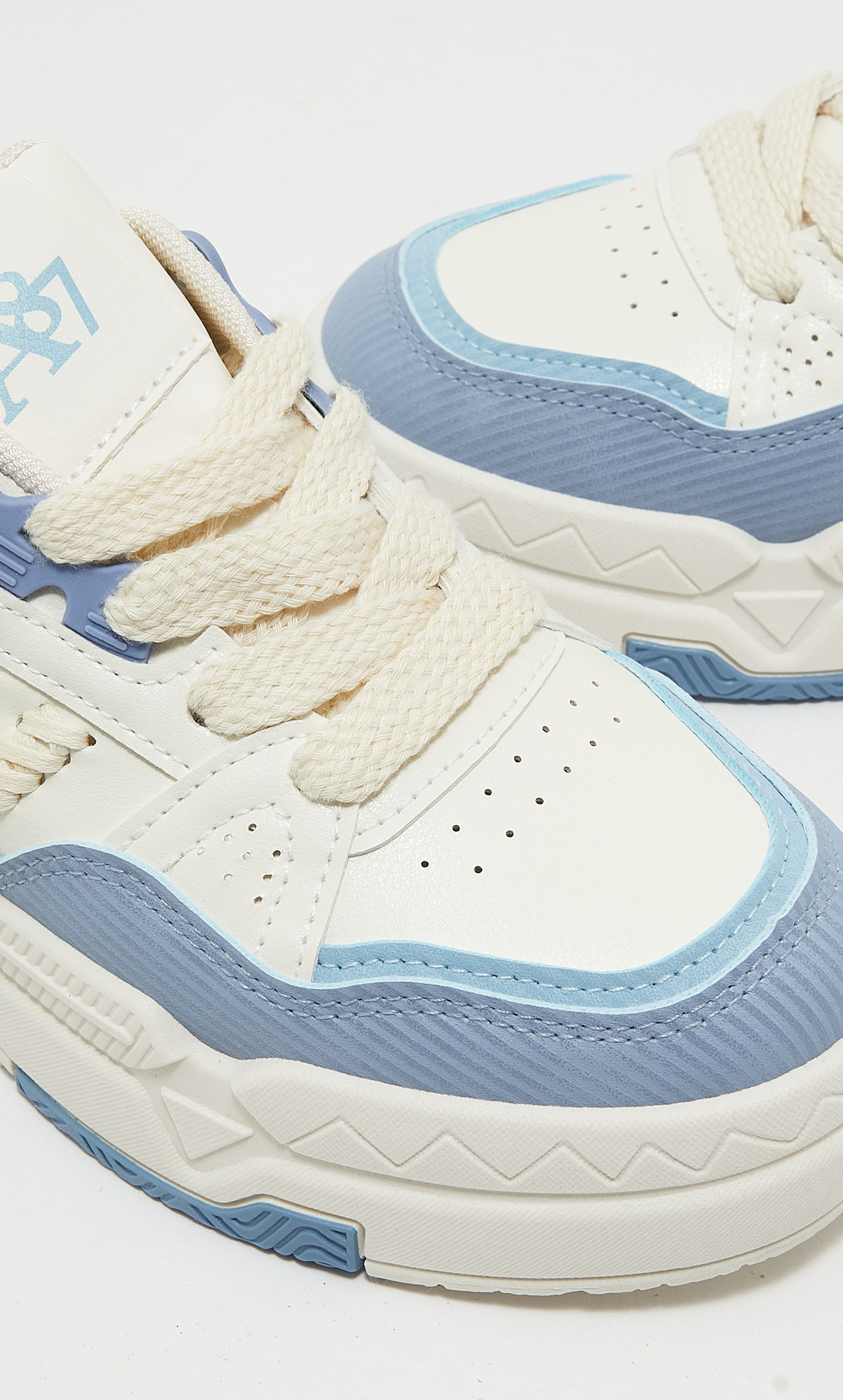 سنيكرز للنساء برباط من ايروبوستيل AR73234160S23-women-shoes-sneakers-image-4