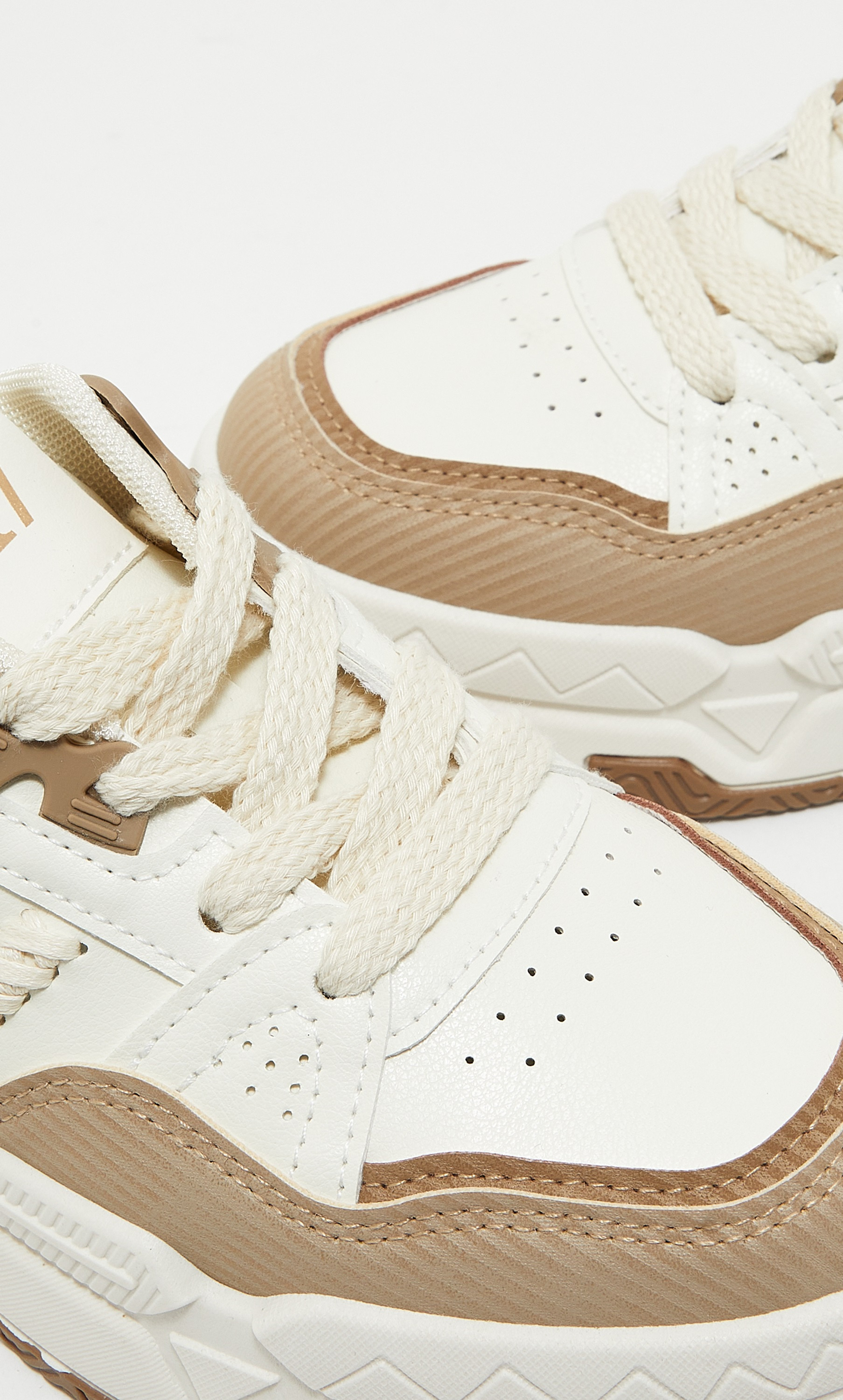 سنيكرز للنساء برباط من ايروبوستيل AR73234160S23-women-shoes-sneakers-image-8