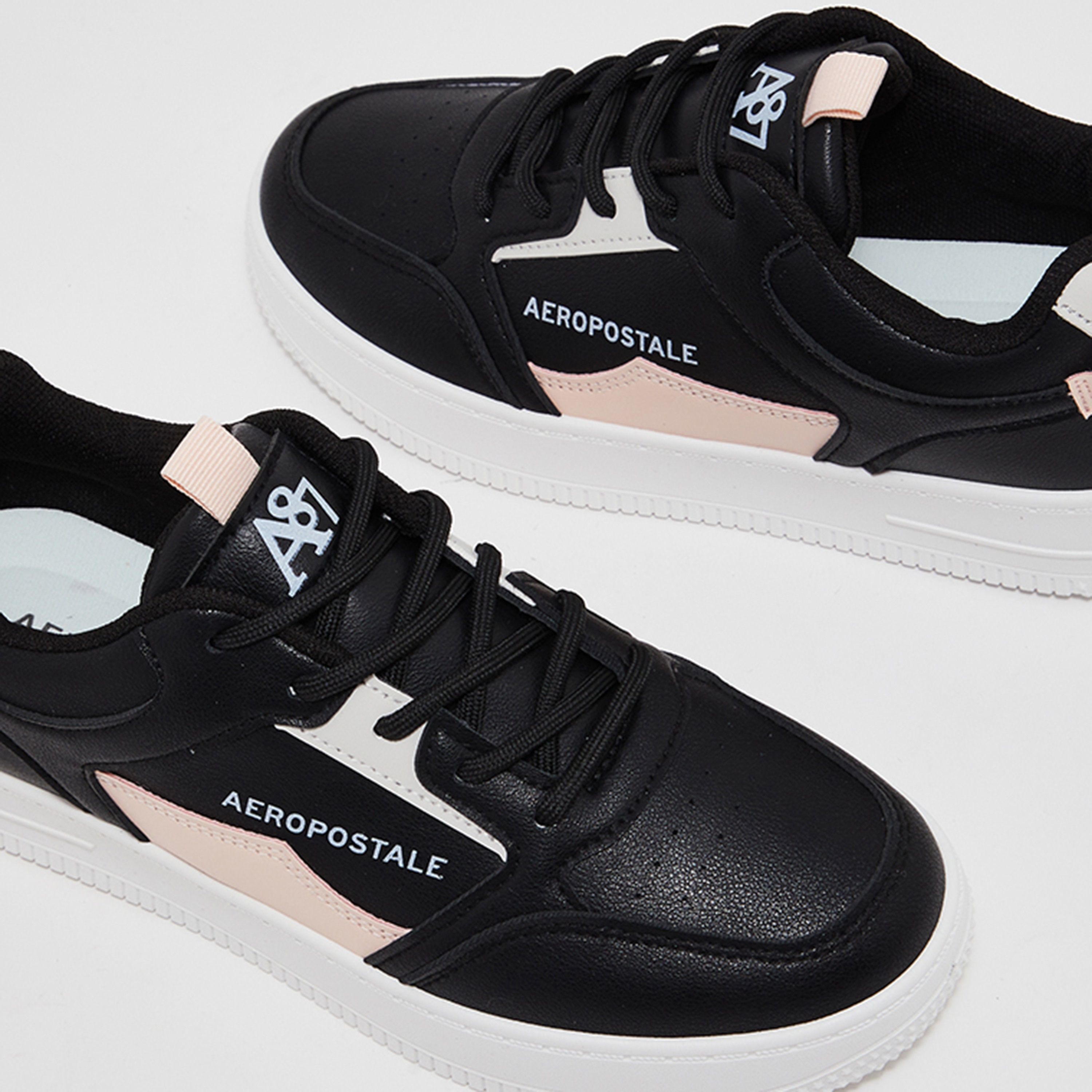  AR73234229S23 | حذاء رياضي نسائي من ايروبوستال برباط علوي ورقبة منخفضة -women-shoes-sneakers-image-4