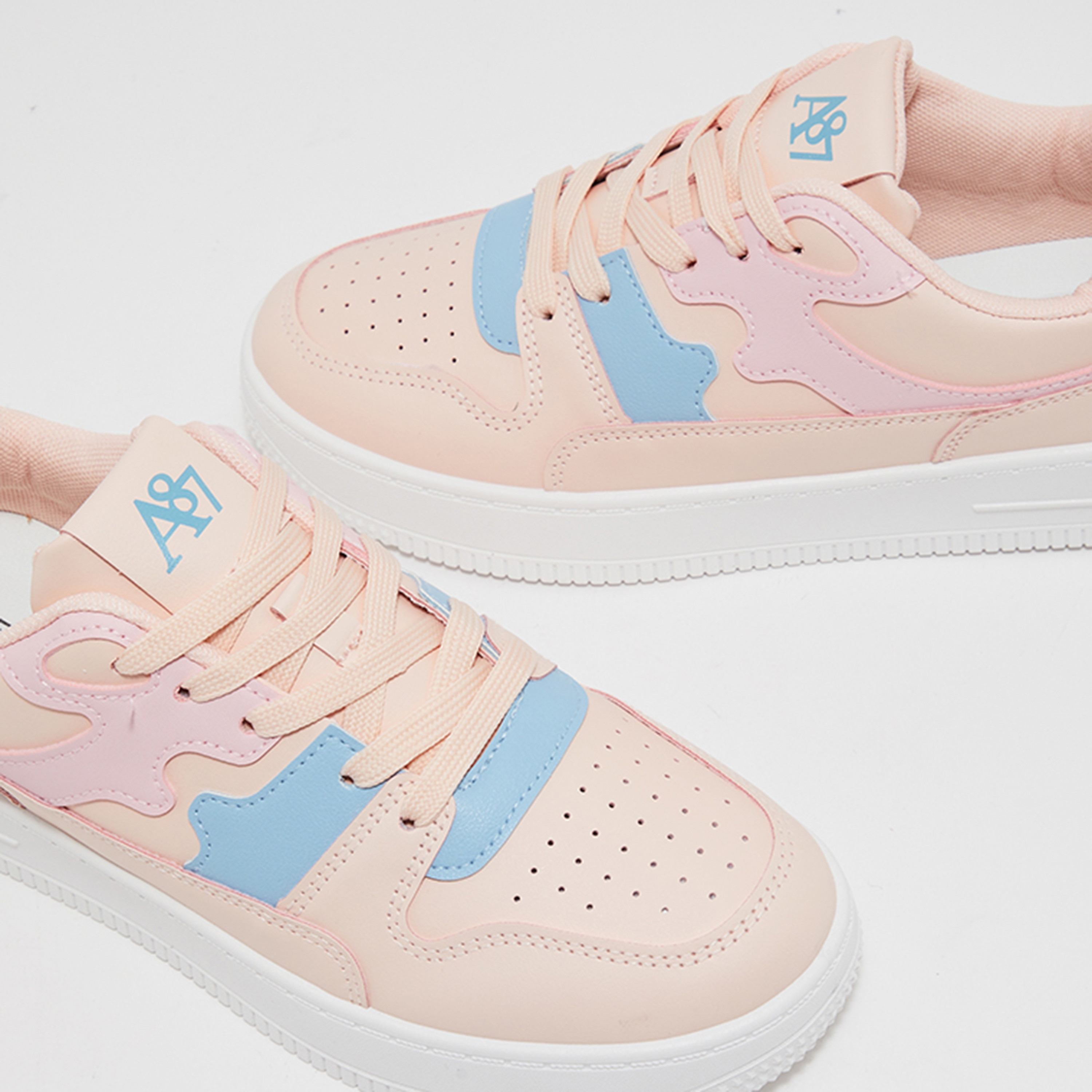  AR73234232S23 | حذاء رياضي نسائي من ايروبوستال برباط علوي ورقبة منخفضة -women-shoes-sneakers-image-4