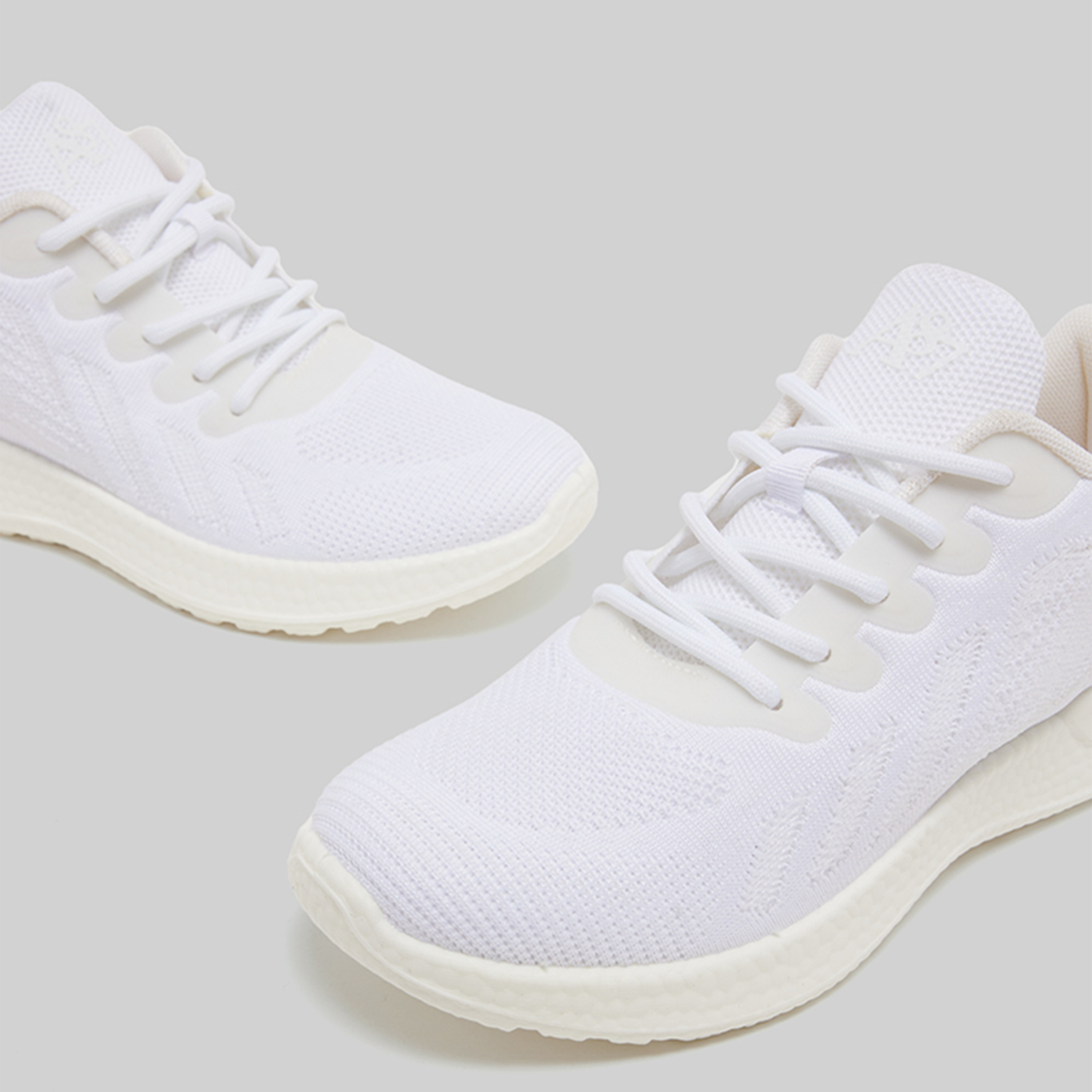 حذاء رياضي نسائي منخفض الكاحل برباط من ايروبوستال | AR73235932S24-women-shoes-sneakers-image-15