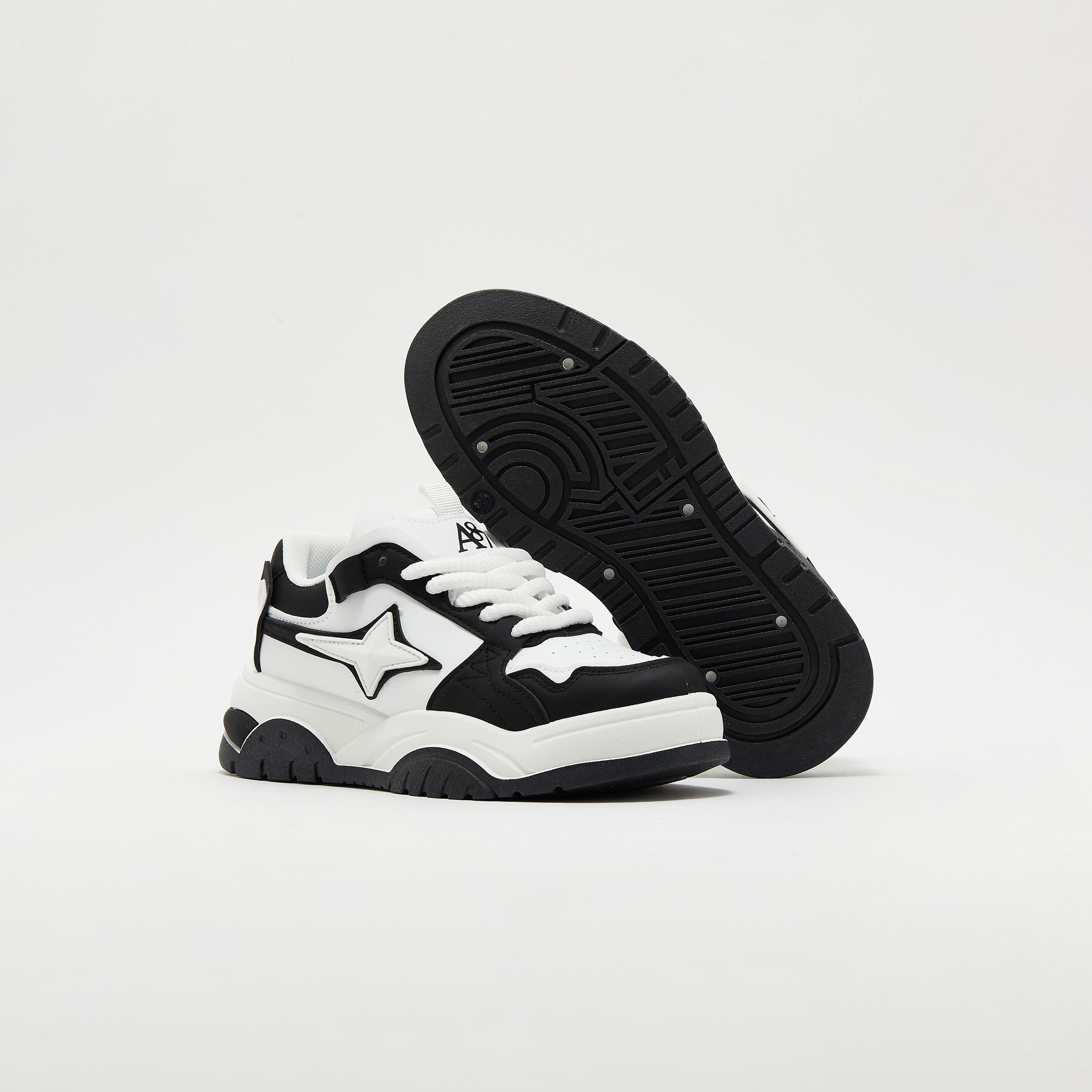 سنيكرز نسائي برباط علوي منخفض من إيروبوستال | AR73236032S24-women-shoes-sneakers-image-14