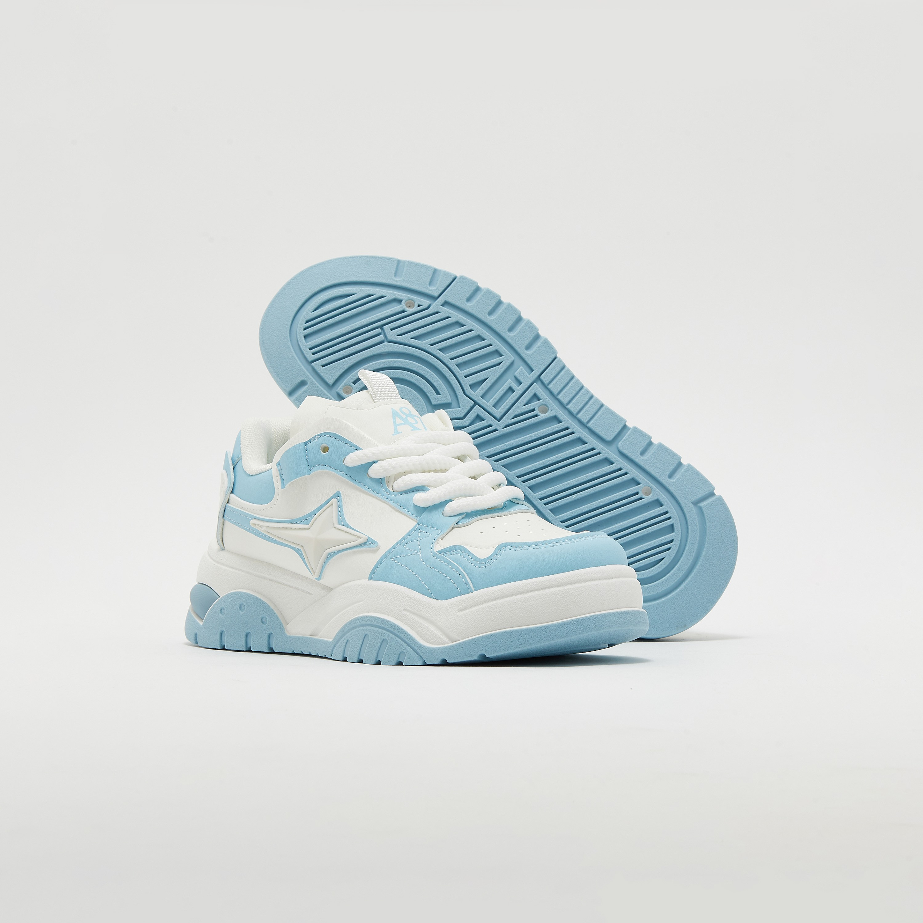 سنيكرز نسائي برباط علوي منخفض من إيروبوستال | AR73236032S24-women-shoes-sneakers-image-9