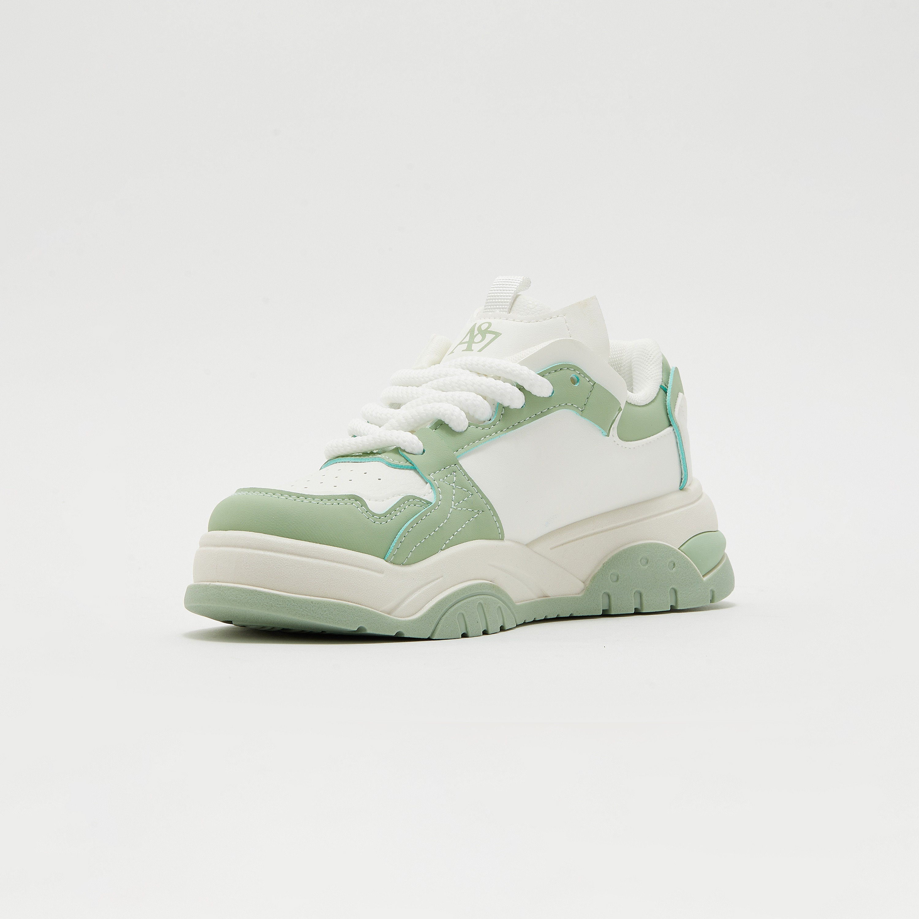 سنيكرز نسائي برباط علوي منخفض من إيروبوستال | AR73236032S24-women-shoes-sneakers-image-2