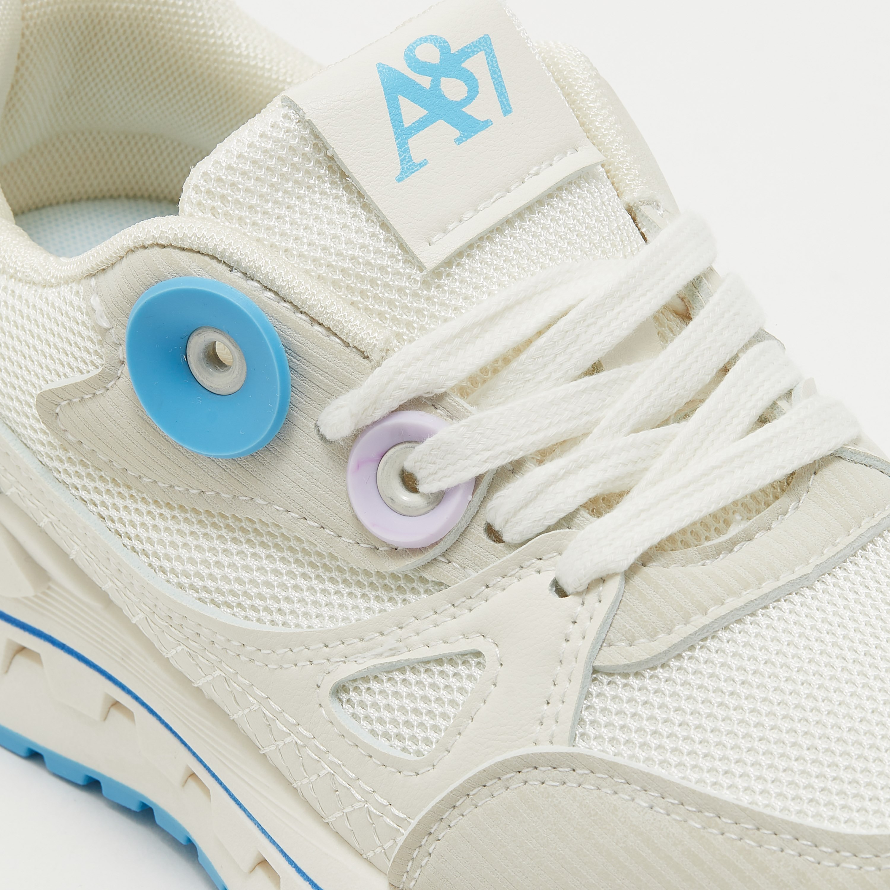 سنيكرز نسائي برباط علوي منخفض من إيروبوستال | AR73236034S24-women-shoes-sneakers-image-5