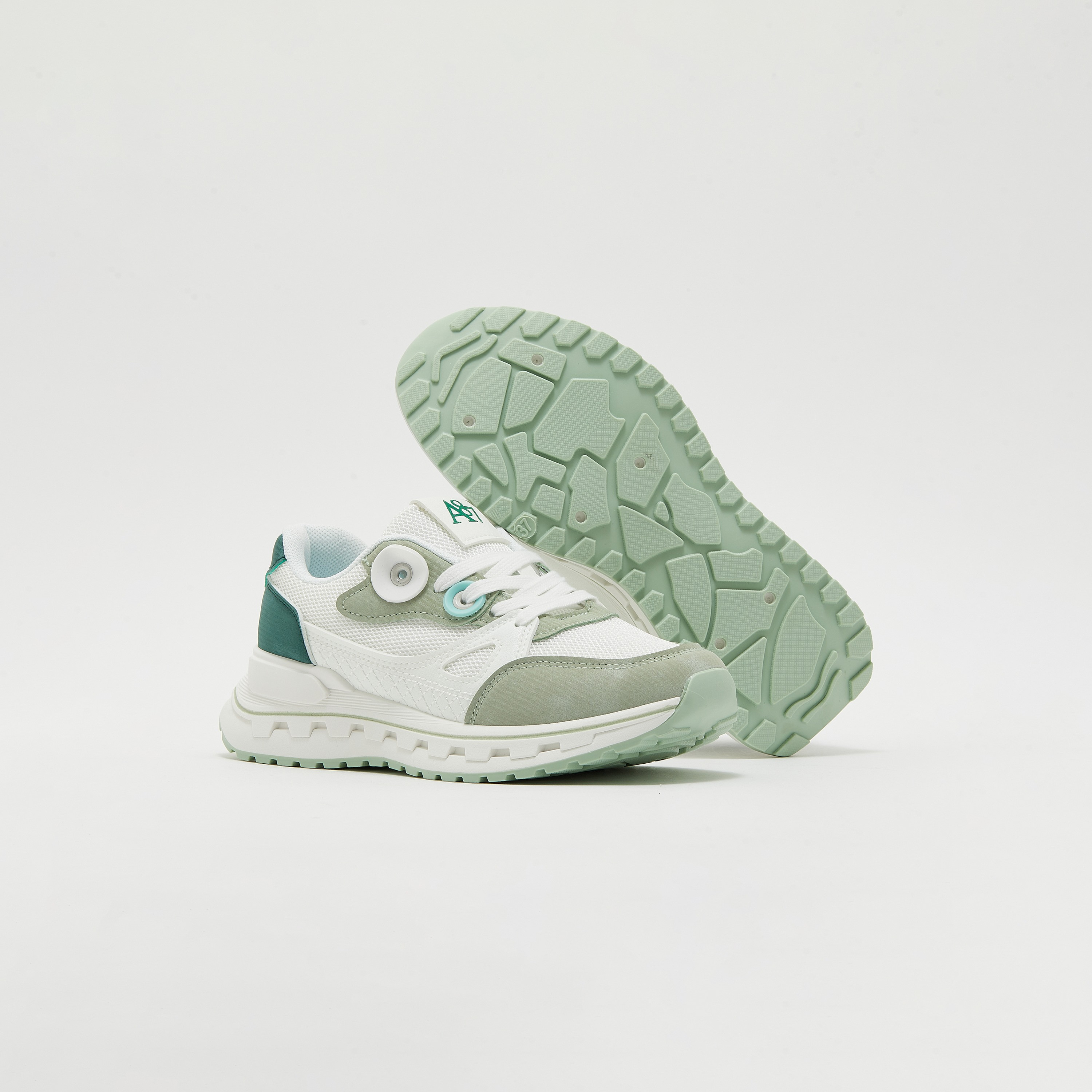 سنيكرز نسائي برباط علوي منخفض من إيروبوستال | AR73236034S24-women-shoes-sneakers-image-9