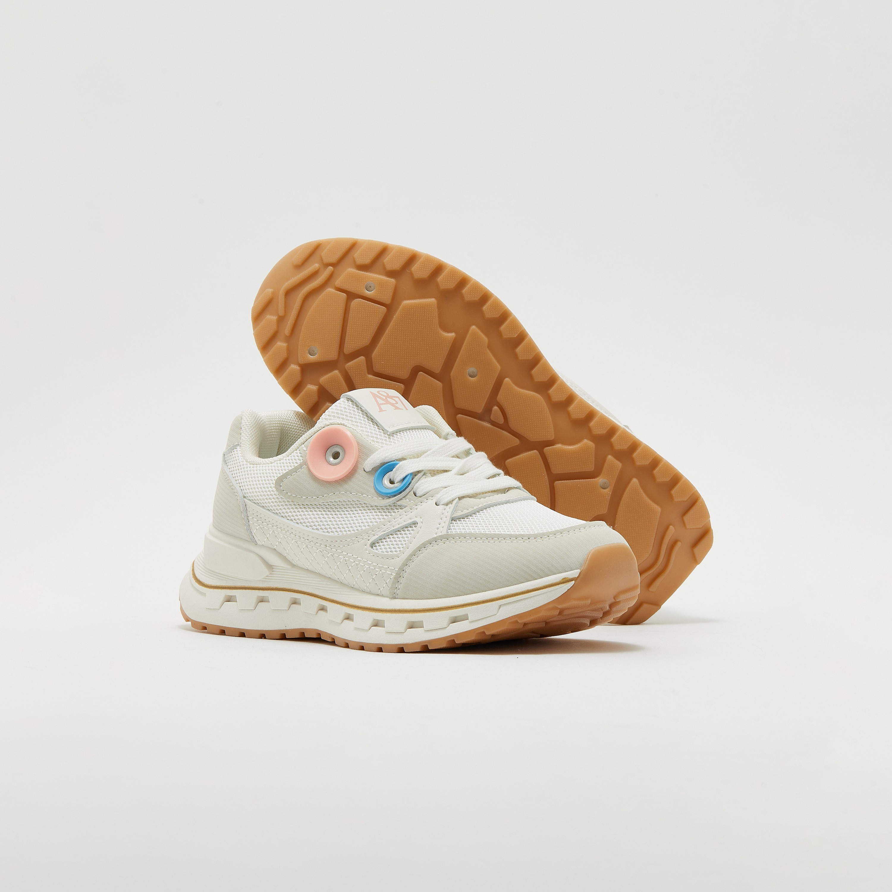 سنيكرز نسائي برباط علوي منخفض من إيروبوستال | AR73236034S24-women-shoes-sneakers-image-14
