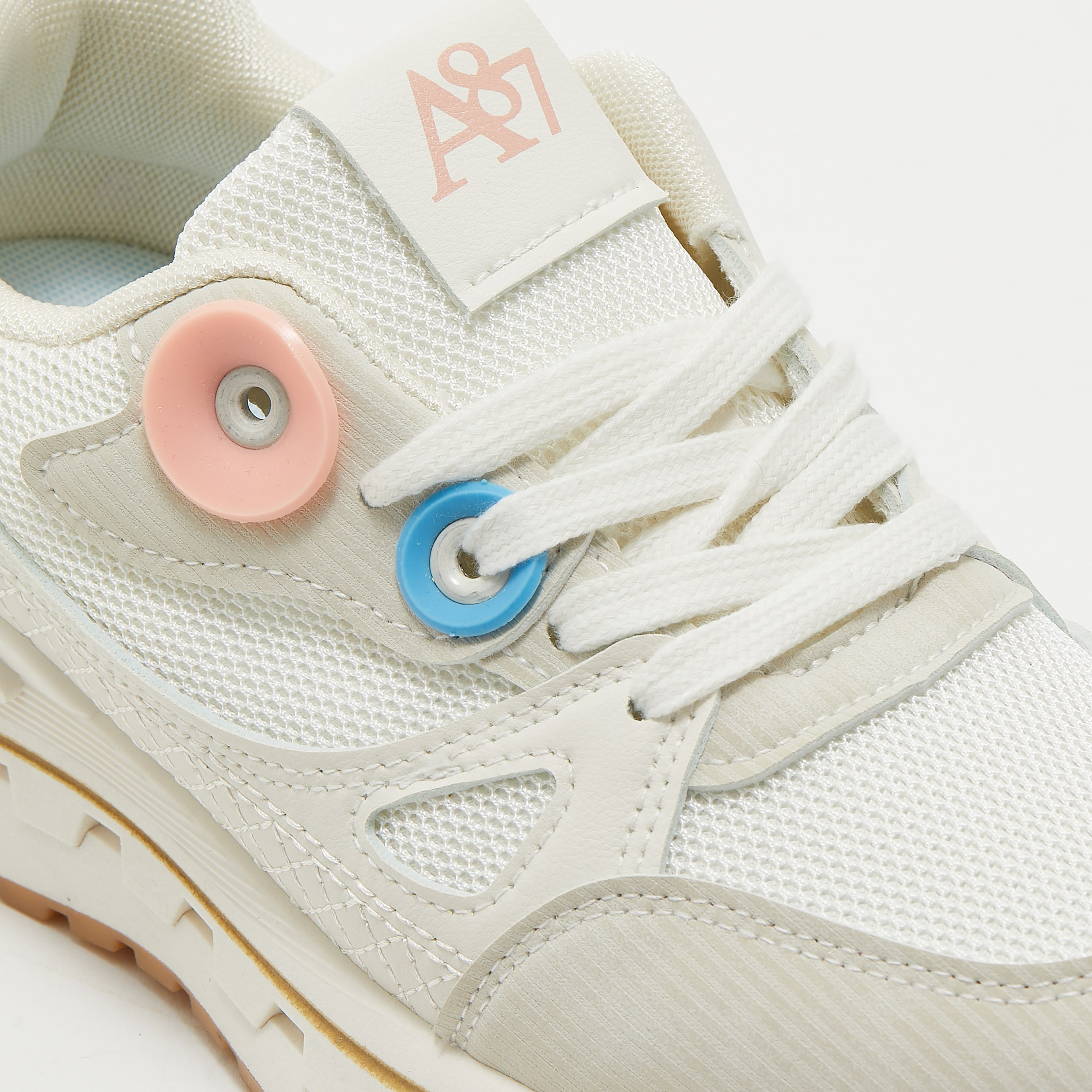 سنيكرز نسائي برباط علوي منخفض من إيروبوستال | AR73236034S24-women-shoes-sneakers-image-15