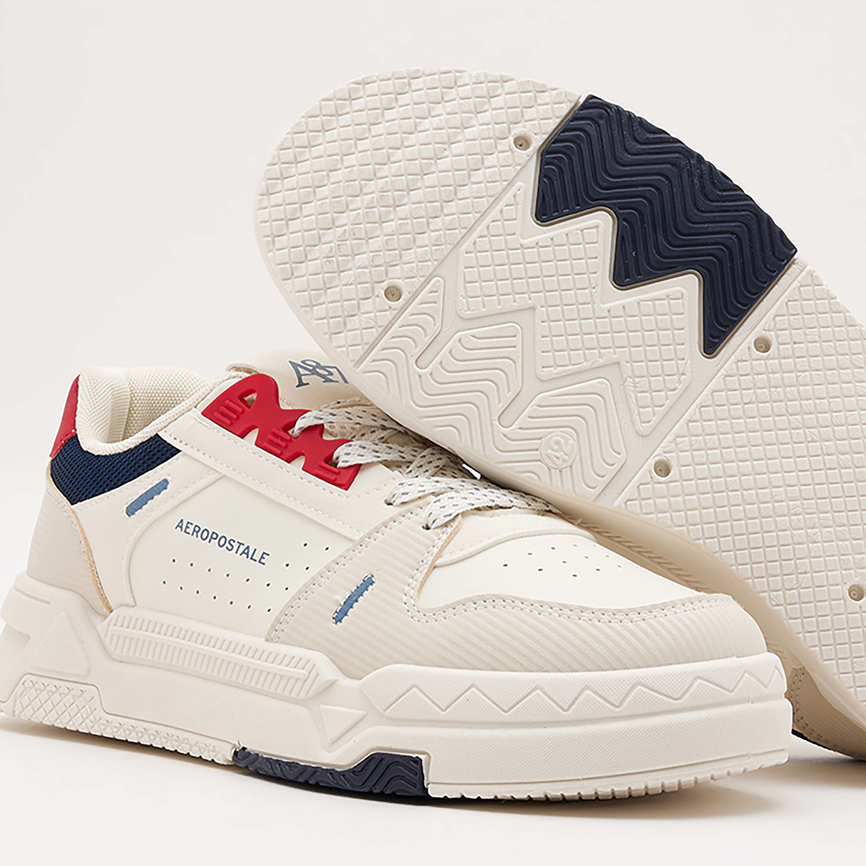  AR73464819U23 | سنيكرز إيروبوستال للرجال مع رباط برقبة منخفضة-men-shoes-sneakers-image-4