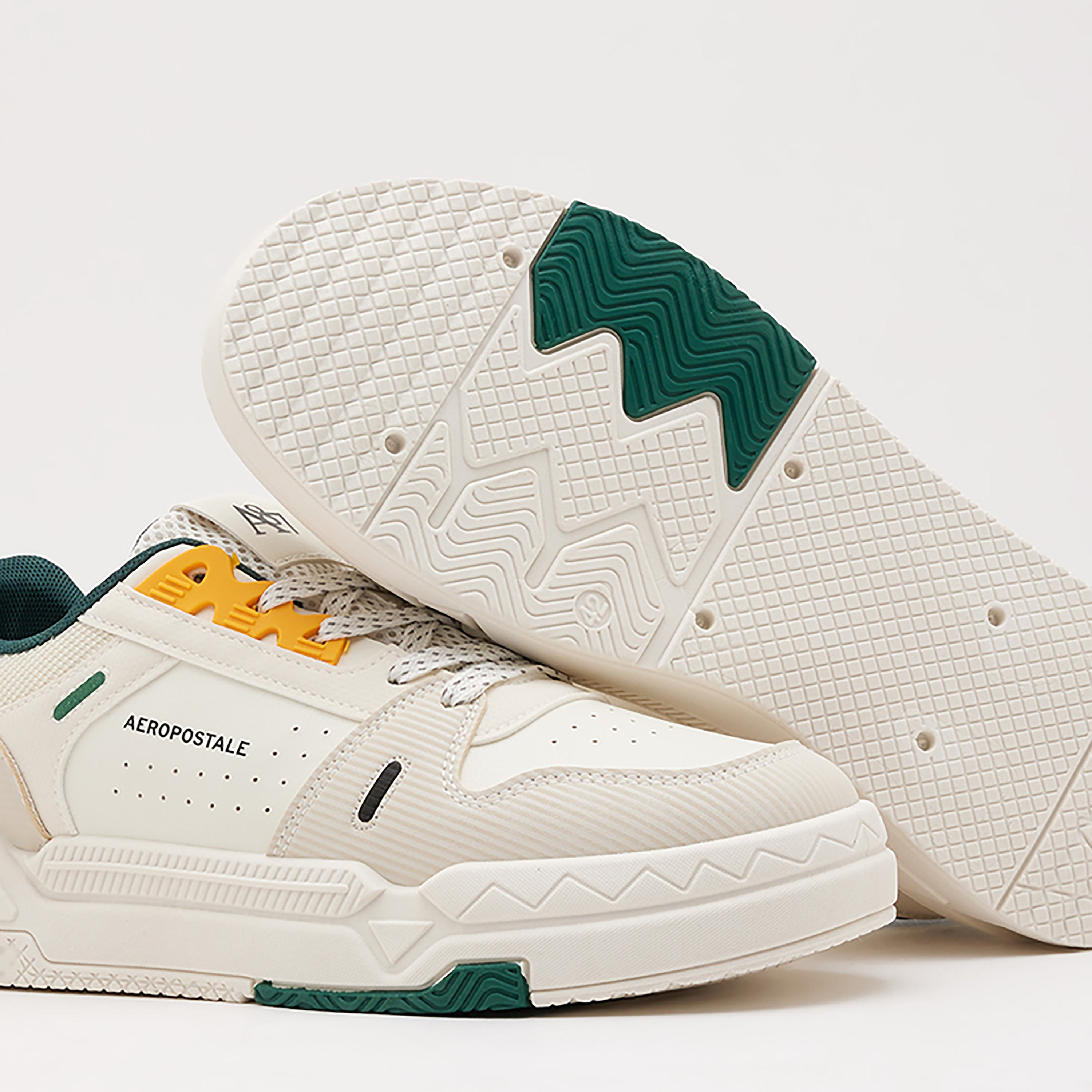  AR73464820U23 | سنيكرز إيروبوستال للرجال مع رباط برقبة منخفضة-men-shoes-sneakers-image-4