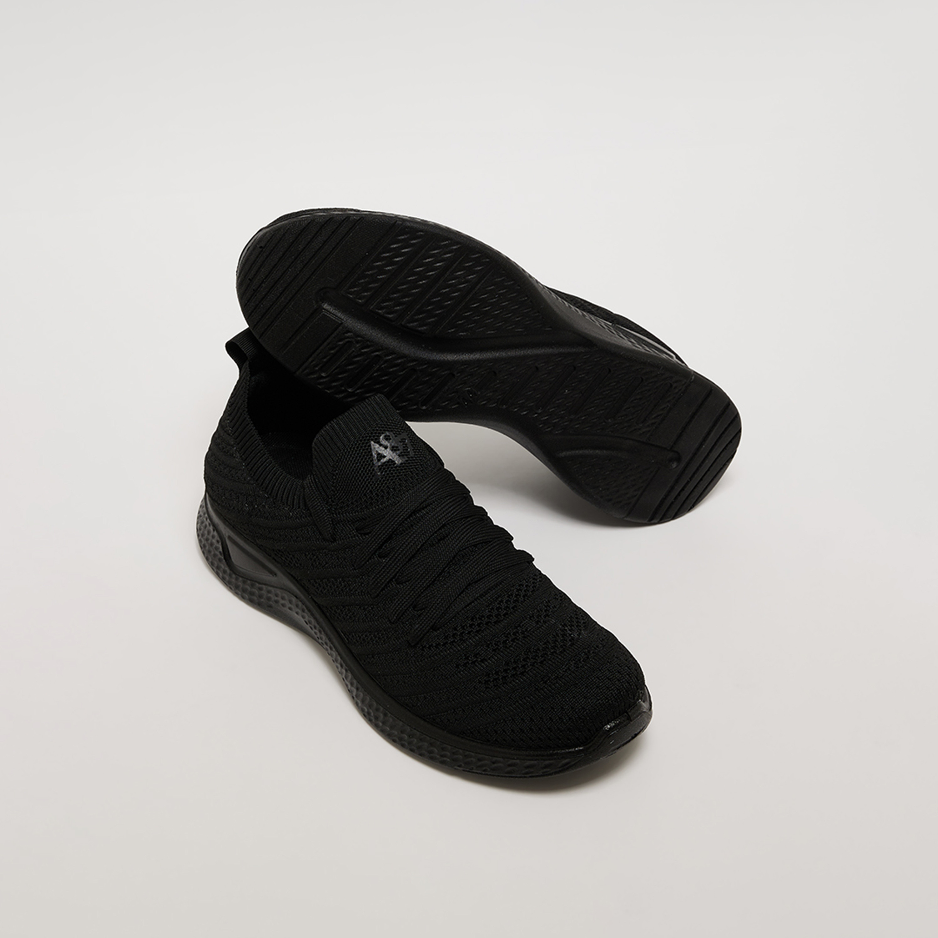 حذاء رياضي منخفض الكاحل بأربطة من ايروبوستال للرجال | AR73465929S24-men-shoes-sneakers-image-4