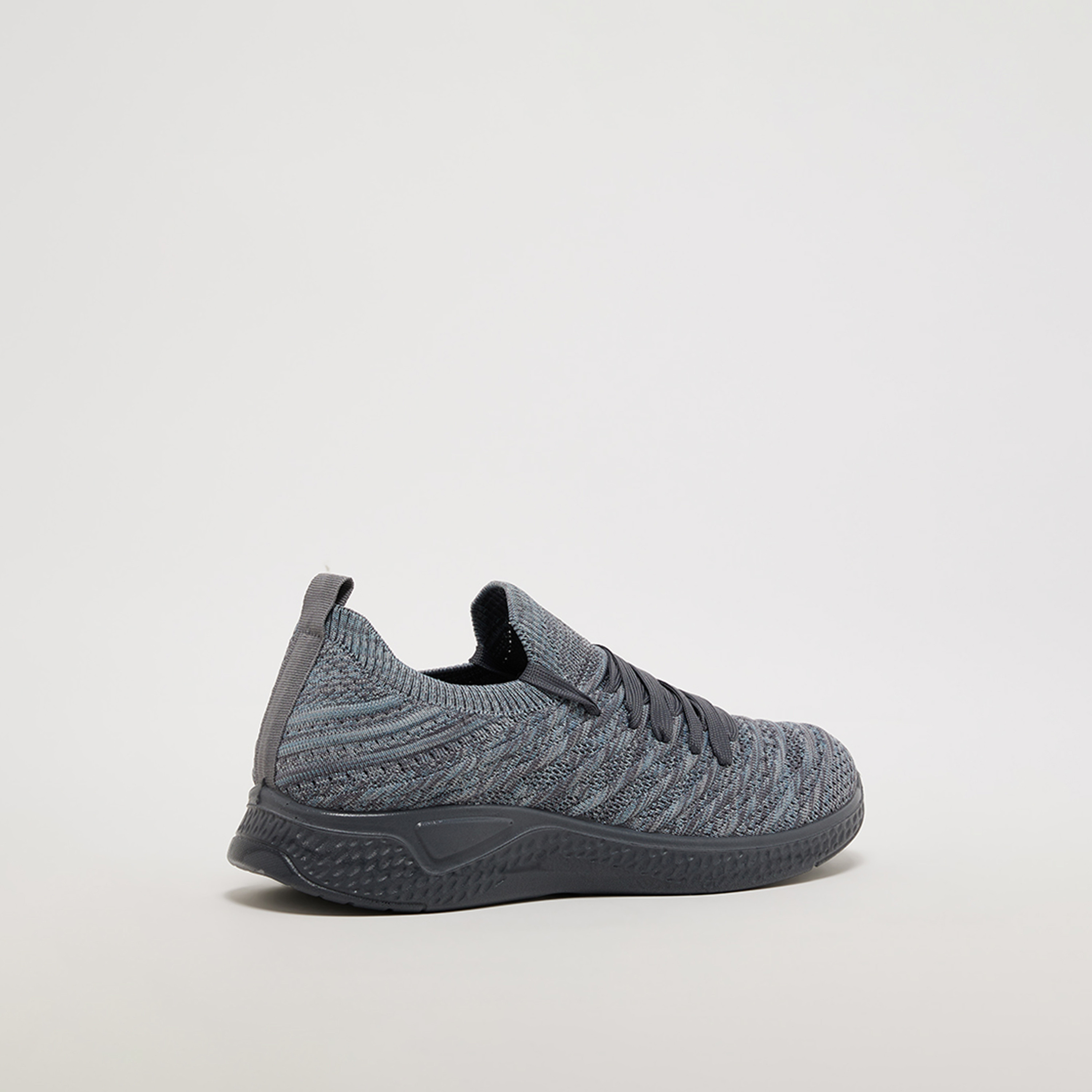 حذاء رياضي منخفض الكاحل بأربطة من ايروبوستال للرجال | AR73465929S24-men-shoes-sneakers-image-13