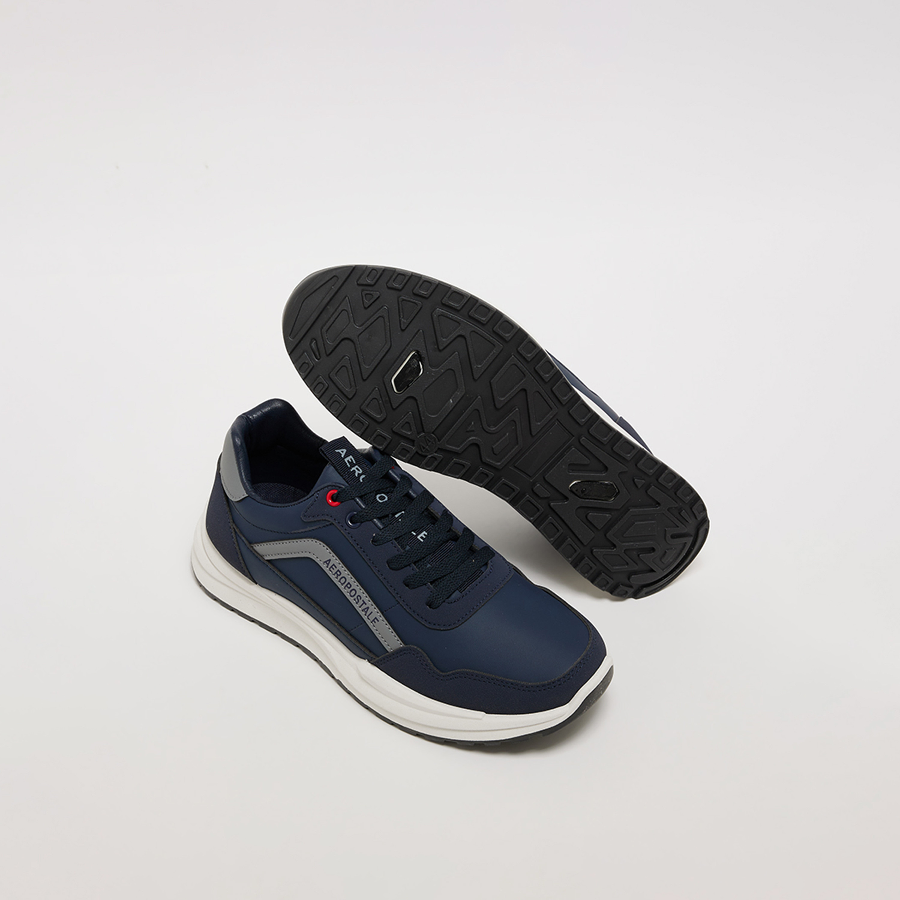 حذاء رياضي منخفض الكاحل بأربطة من ايروبوستال للرجال | AR73465931S24-men-shoes-sneakers-image-14