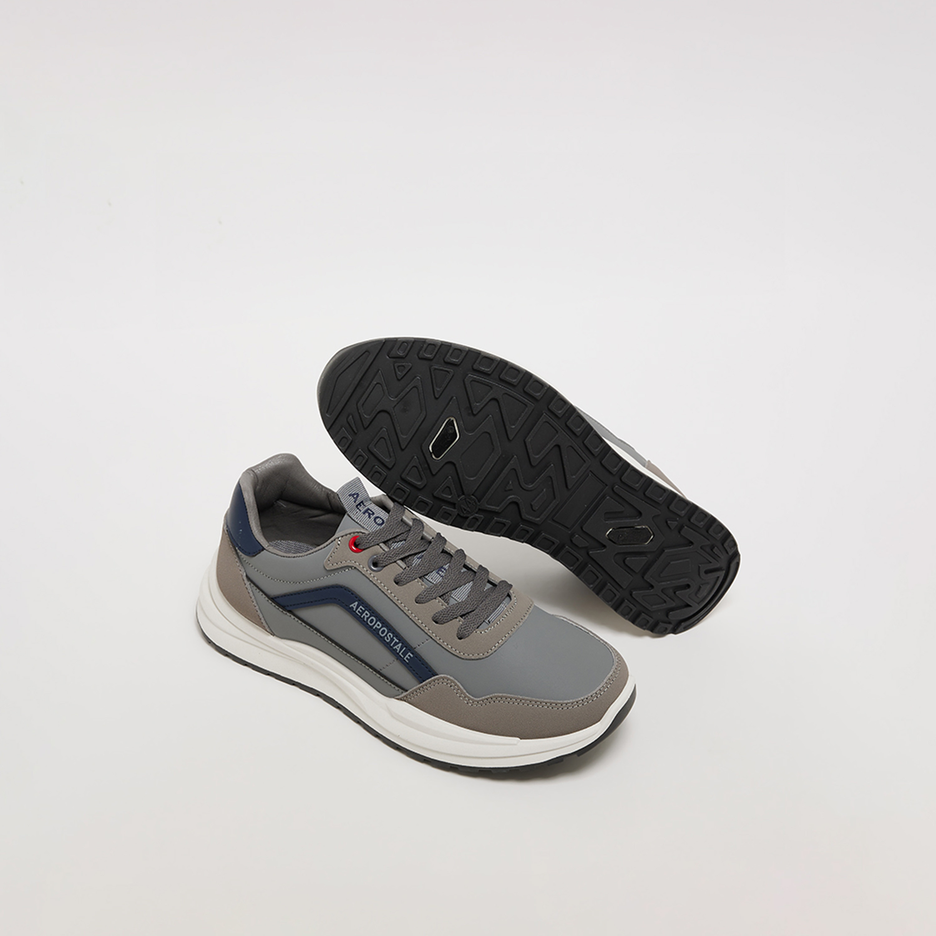 حذاء رياضي منخفض الكاحل بأربطة من ايروبوستال للرجال | AR73465931S24-men-shoes-sneakers-image-9