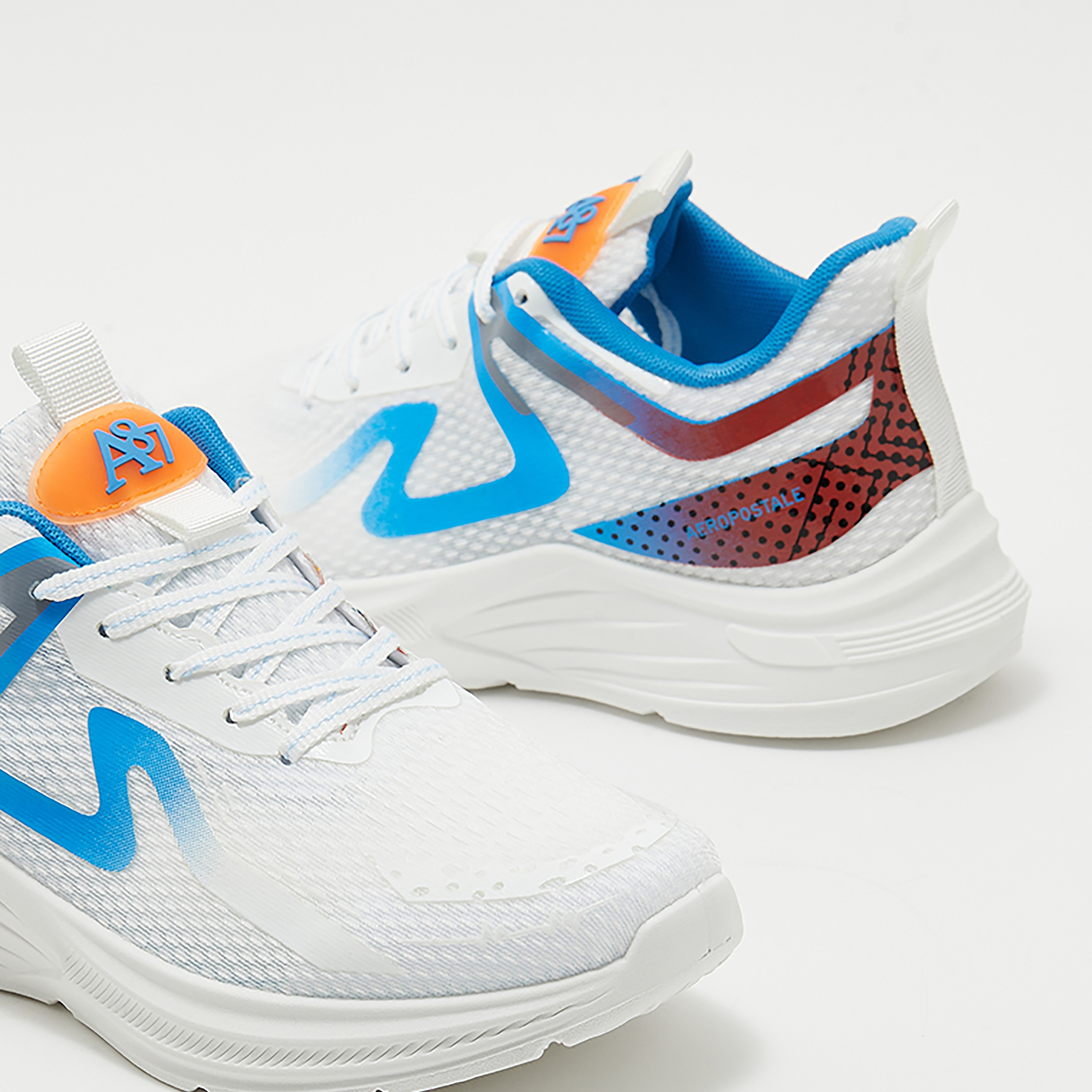 سنيكرز إيروبوستال للرجال مع رباط برقبة منخفضة | AR73466036S24-men-shoes-sneakers-image-4
