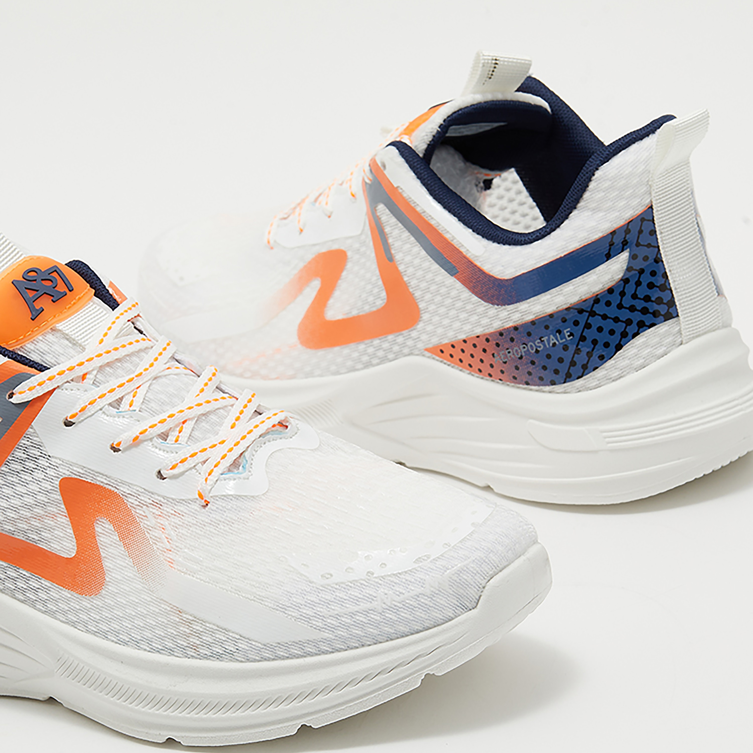 سنيكرز إيروبوستال للرجال مع رباط برقبة منخفضة | AR73466036S24-men-shoes-sneakers-image-10
