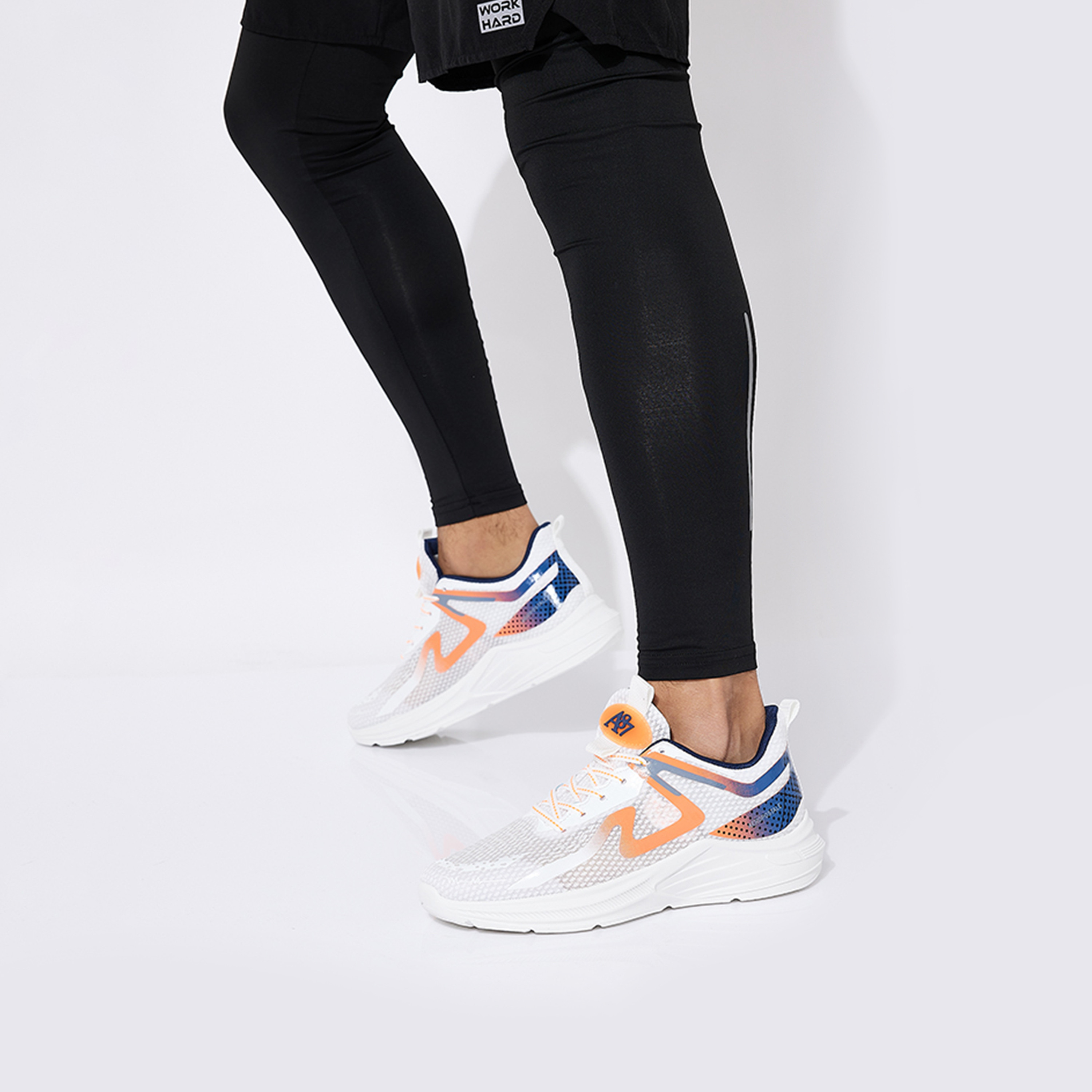 سنيكرز إيروبوستال للرجال مع رباط برقبة منخفضة | AR73466036S24-men-shoes-sneakers-image-12