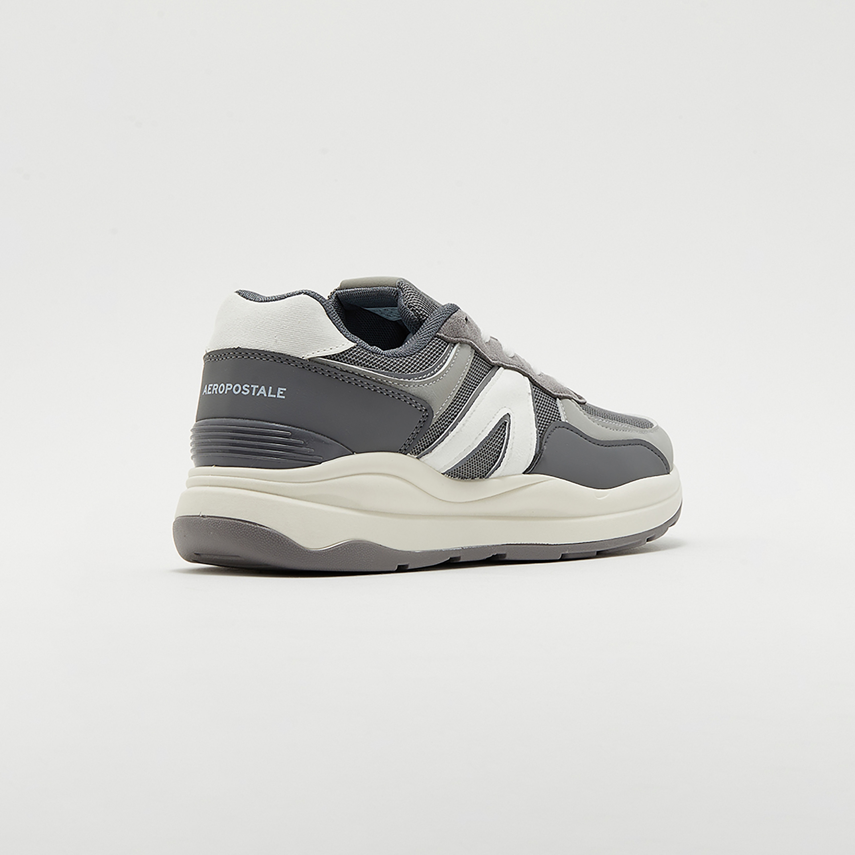 سنيكرز إيروبوستال للرجال مع رباط برقبة منخفضة | AR73466038S24-men-shoes-sneakers-image-9