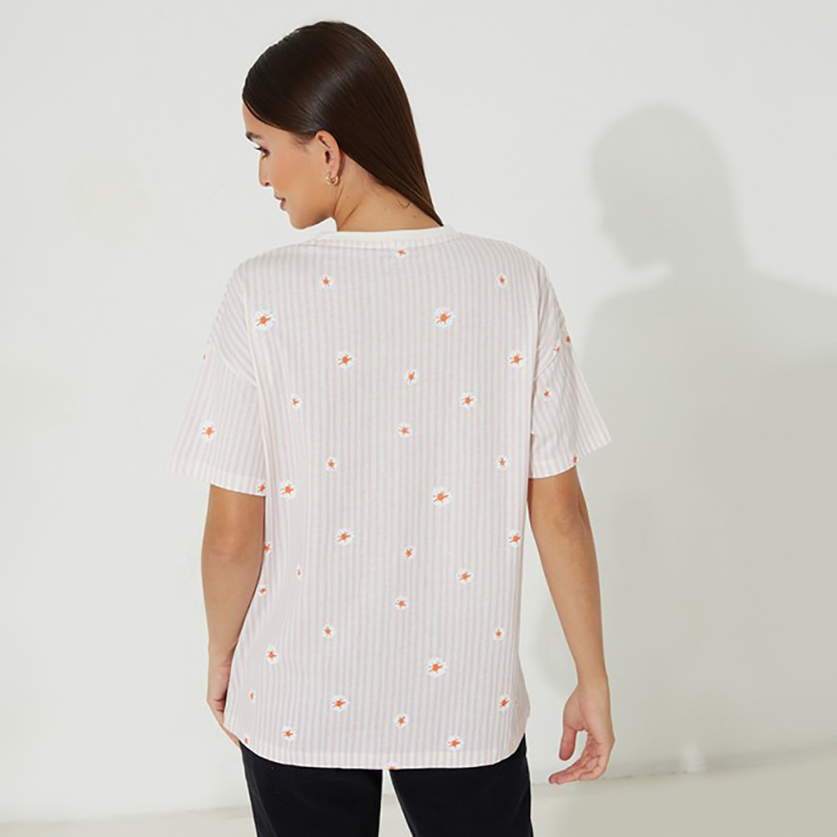 تيشيرت ايروبوستال بأكمام قصيرة وياقة دائرية مخططة باللون البيج للنساء-women-clothing-tshirts-image-2