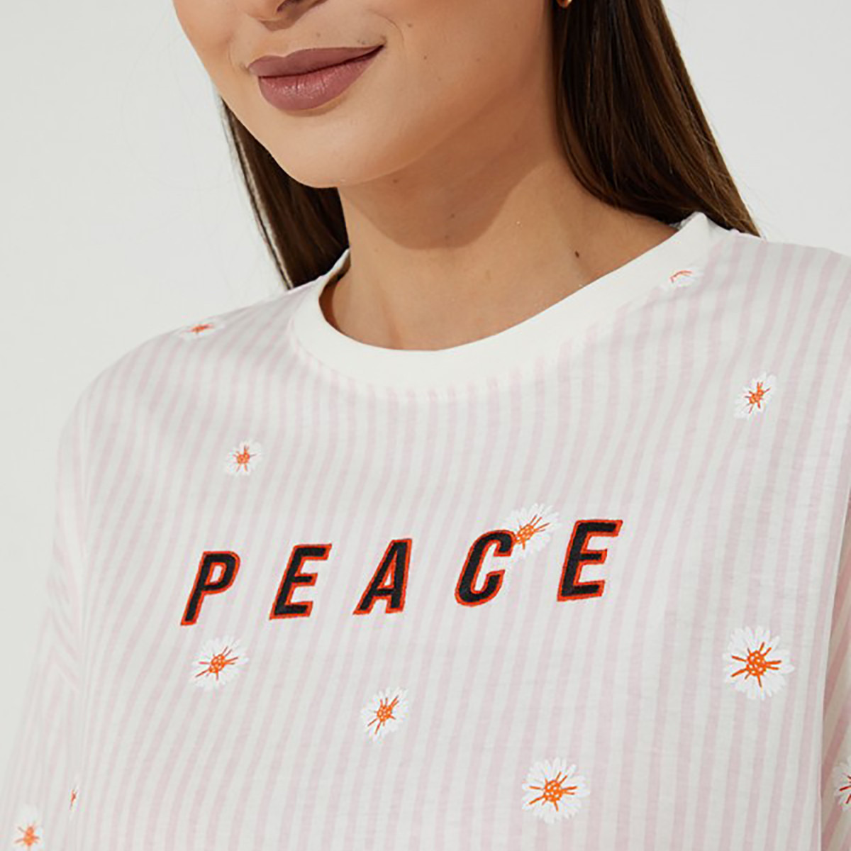 تيشيرت ايروبوستال بأكمام قصيرة وياقة دائرية مخططة باللون البيج للنساء-women-clothing-tshirts-image-3
