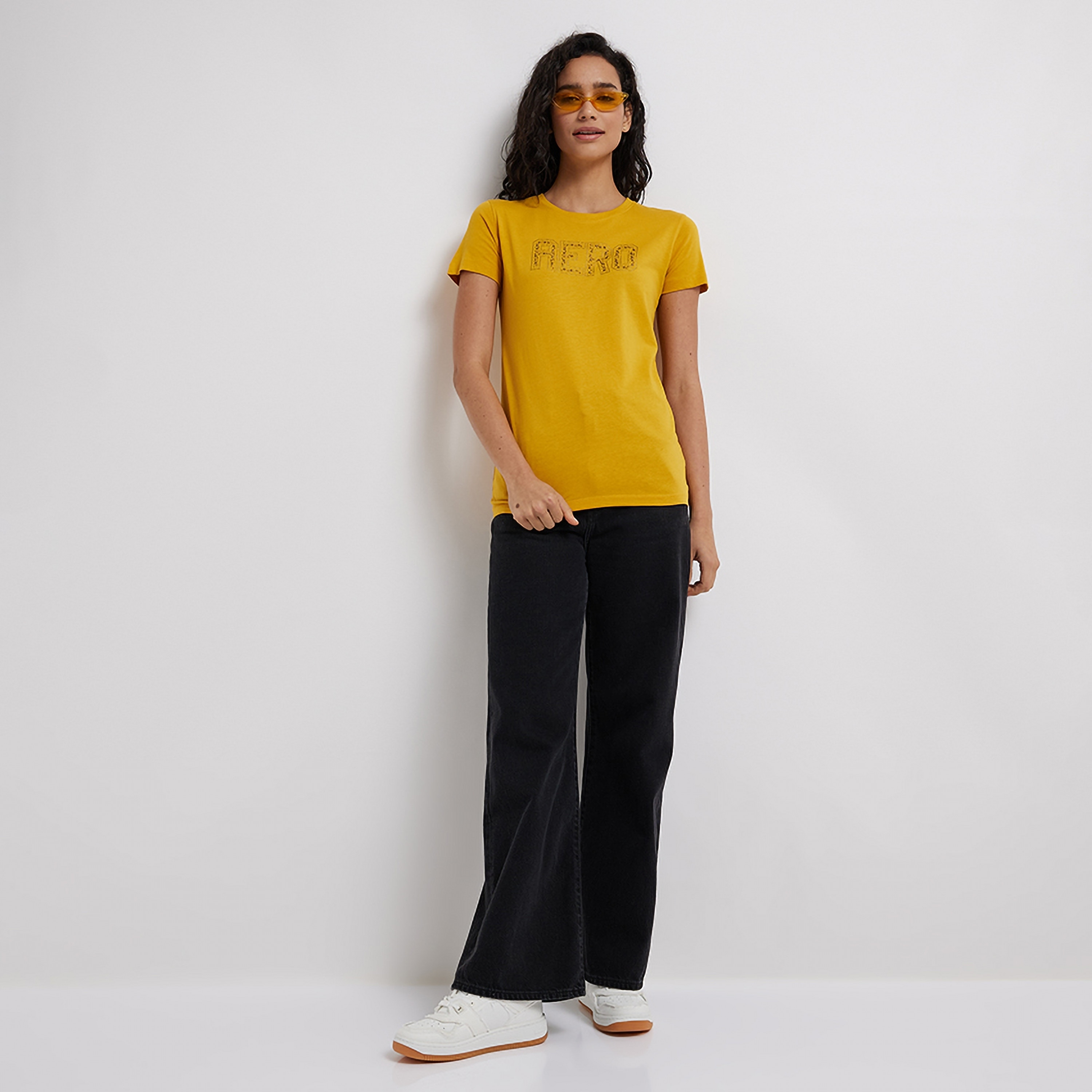 تي شيرت نسائي برقبة دائرية وأكمام قصيرة ومزين بمسامير من أيروبوستال-women-clothing-tshirts-image-2