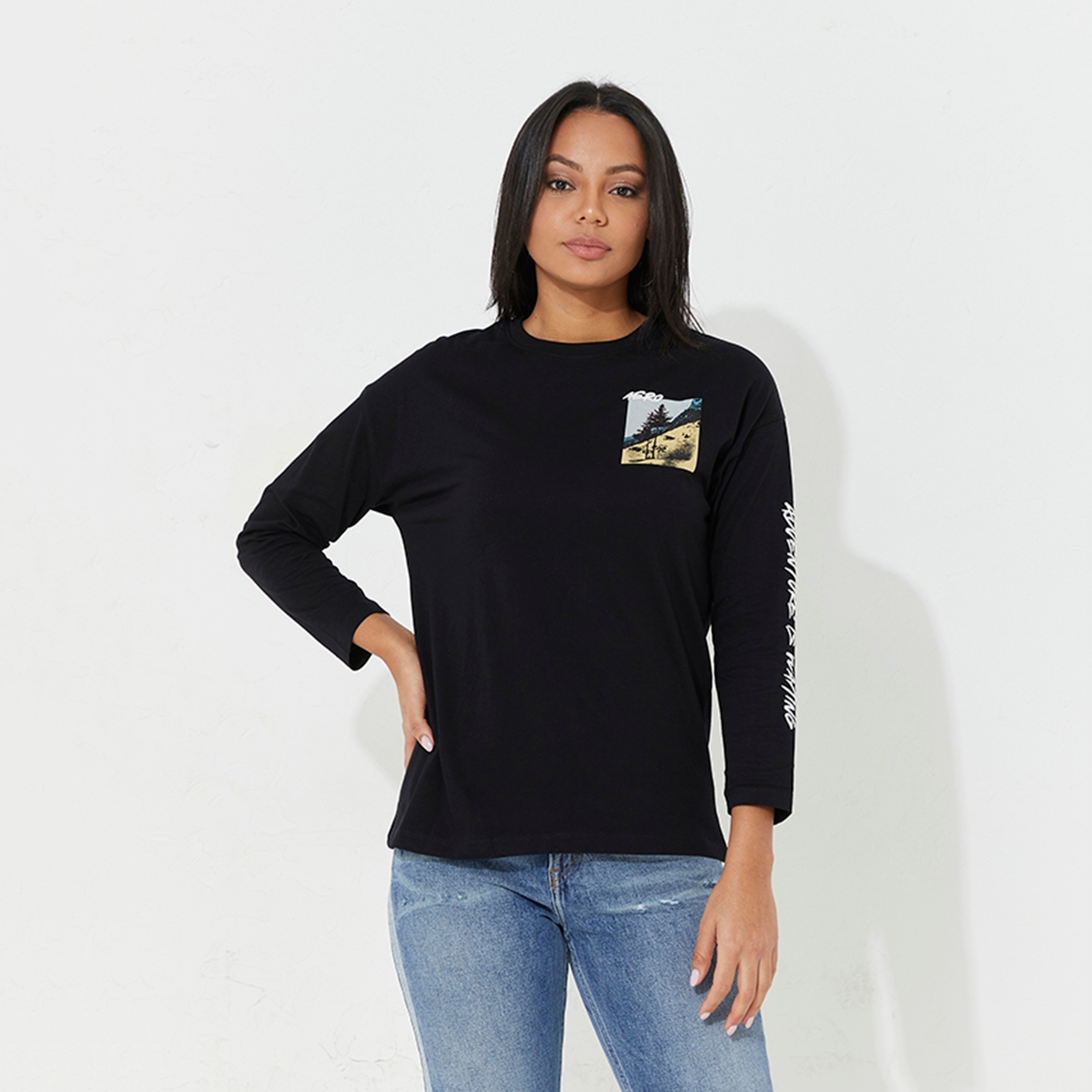تي شيرت نسائي بأكمام طويلة وياقة دائرية وطبعة رسومات من أيروبوستال-women-clothing-tshirts-image-1