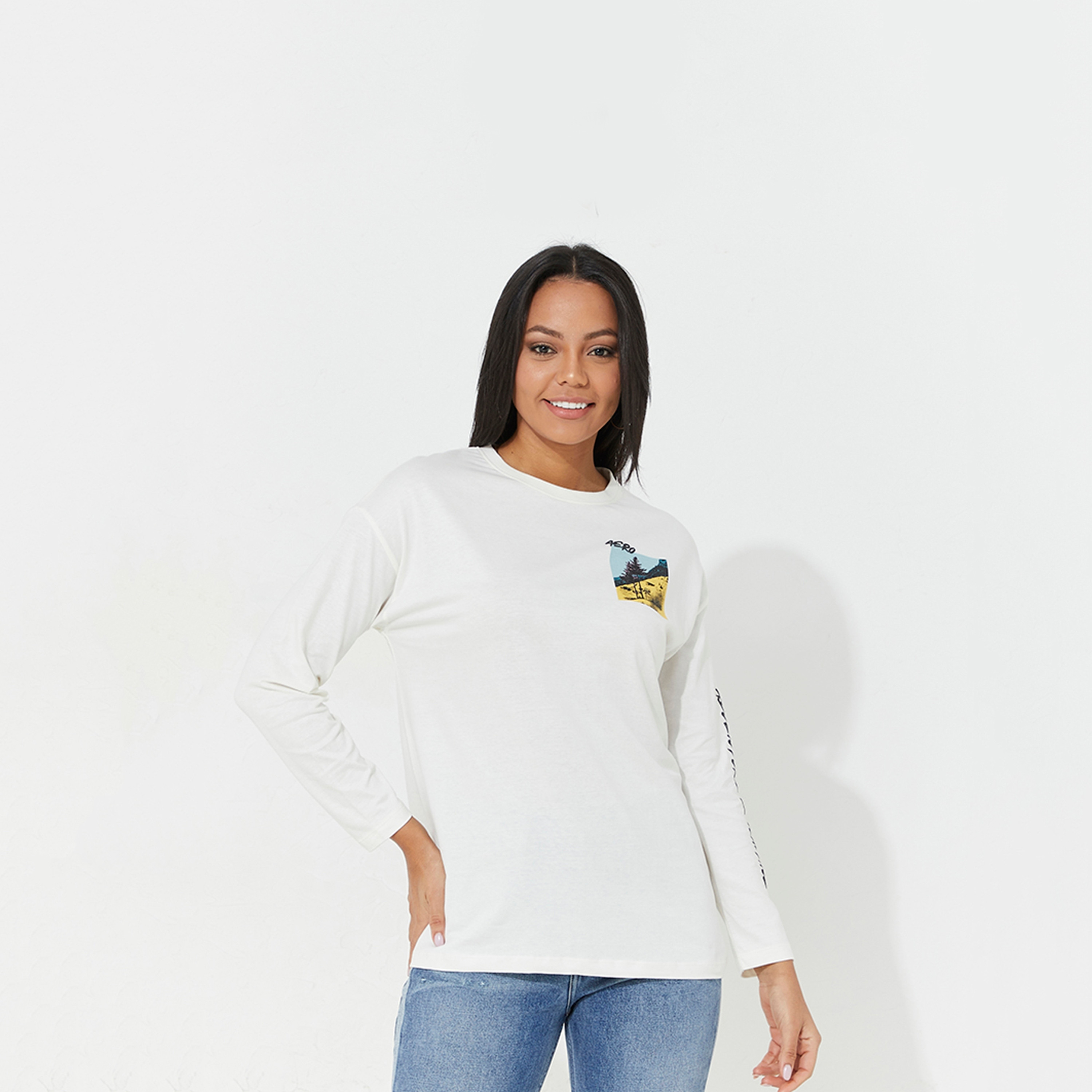 تي شيرت نسائي بأكمام طويلة وياقة دائرية وطبعة رسومات من أيروبوستال-women-clothing-tshirts-image-5