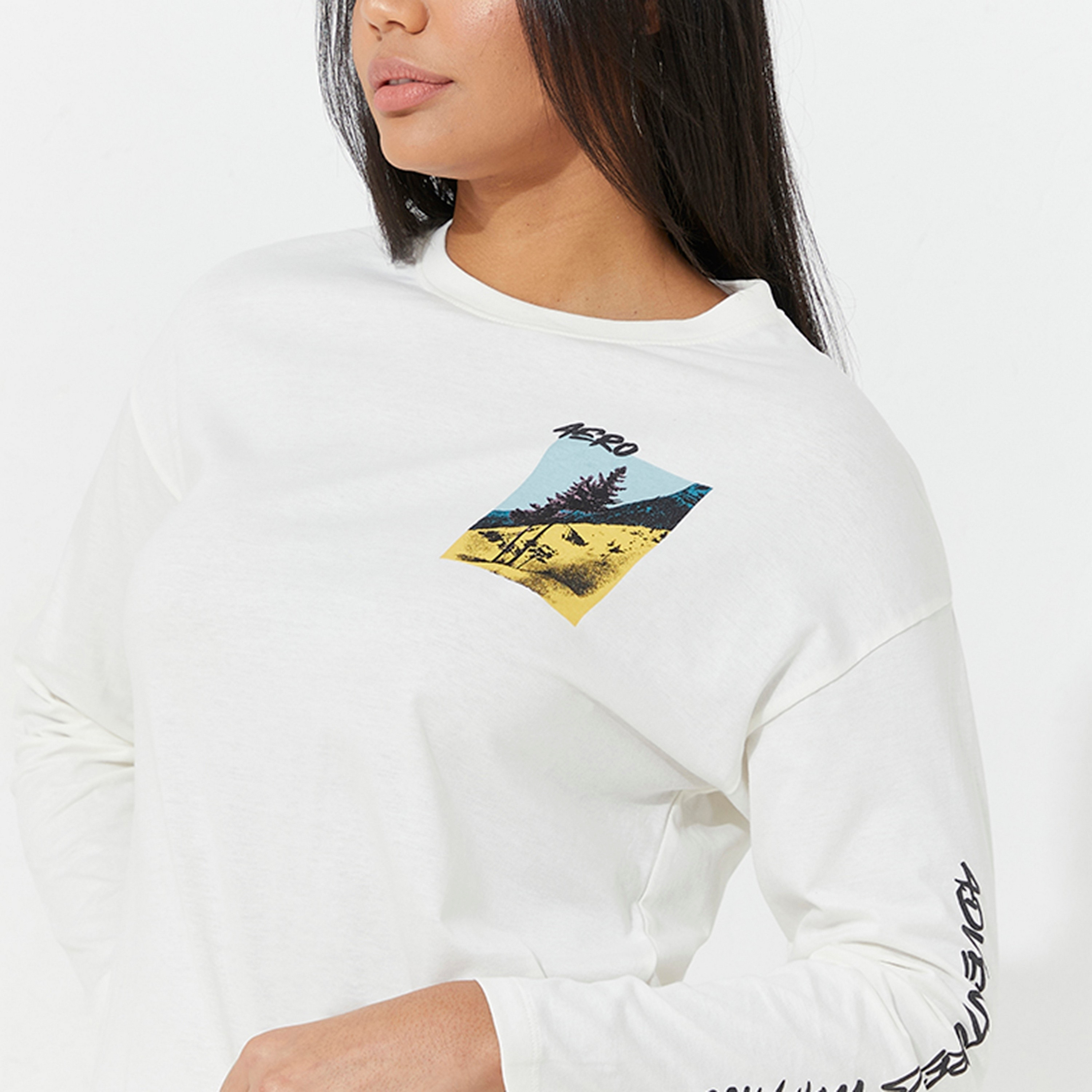 تي شيرت نسائي بأكمام طويلة وياقة دائرية وطبعة رسومات من أيروبوستال-women-clothing-tshirts-image-7