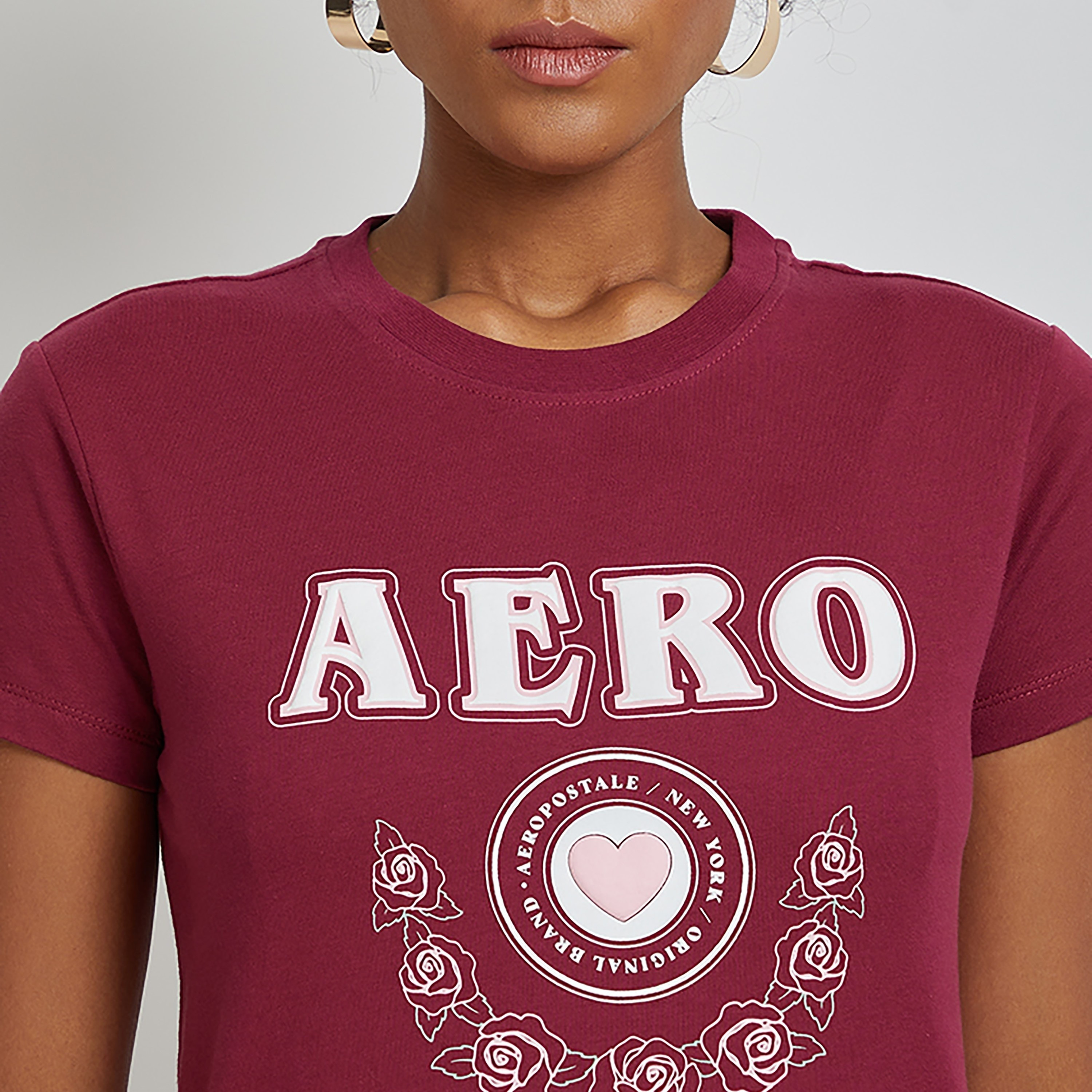 تي شيرت نسائي بأكمام قصيرة ورقبة دائرية وطبعة رسومات من أيروبوستال-women-clothing-tshirts-image-3