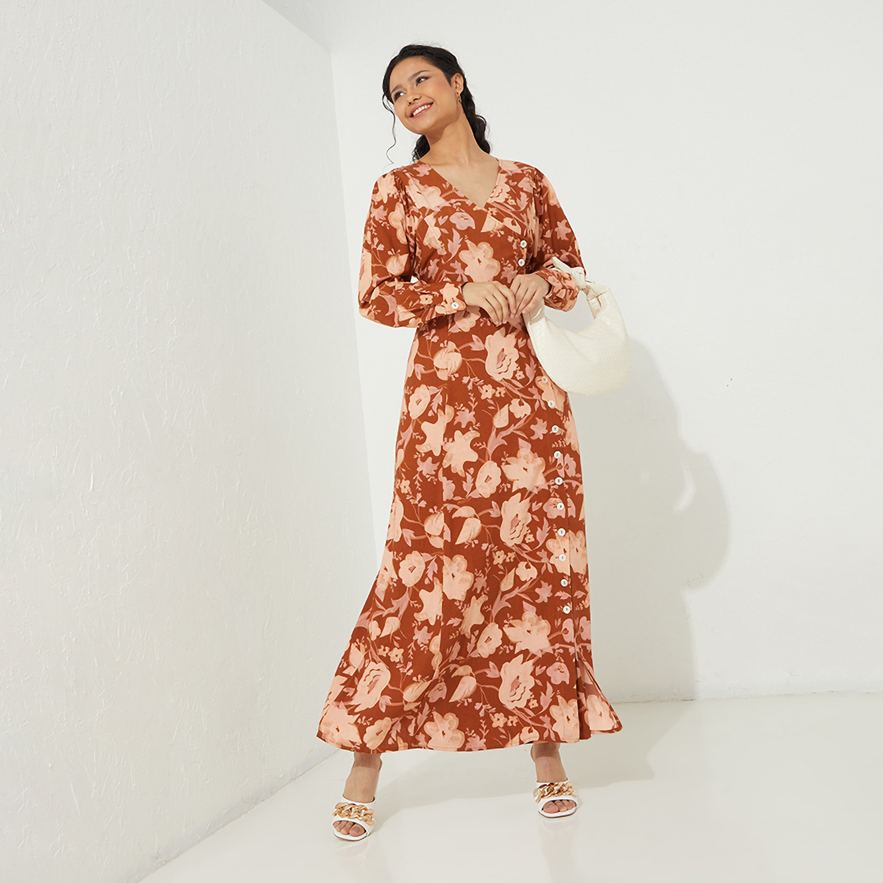 فستان ماكسي ملفوف برقبة على شكل فى مع مطبوع من إيروبوستال-women-clothing-dresses-image-6