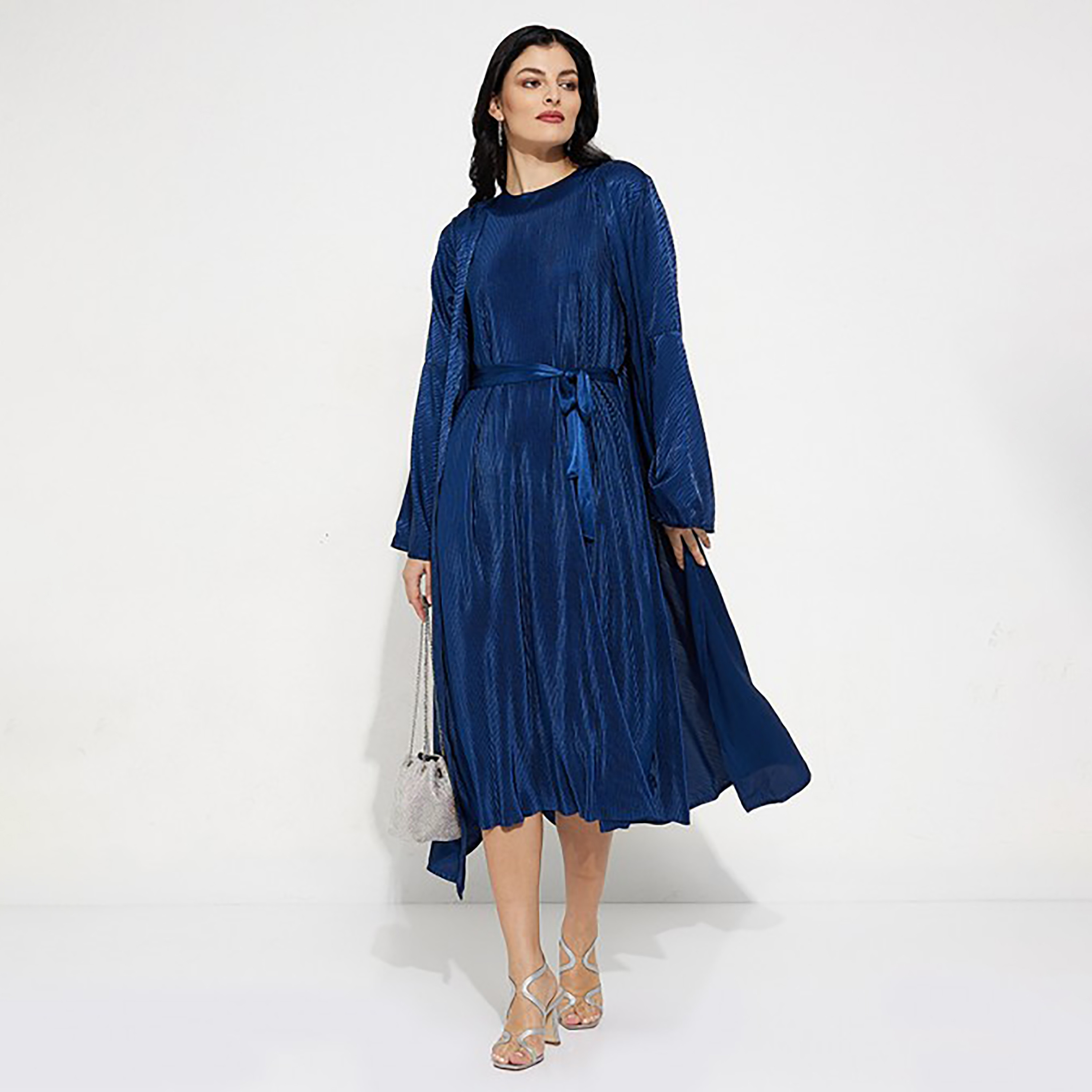 فستان ميدي ذو فيت وفلير برقبة مستديرة مع تكسثرد من إيروبوستال-women-clothing-dresses-image-6