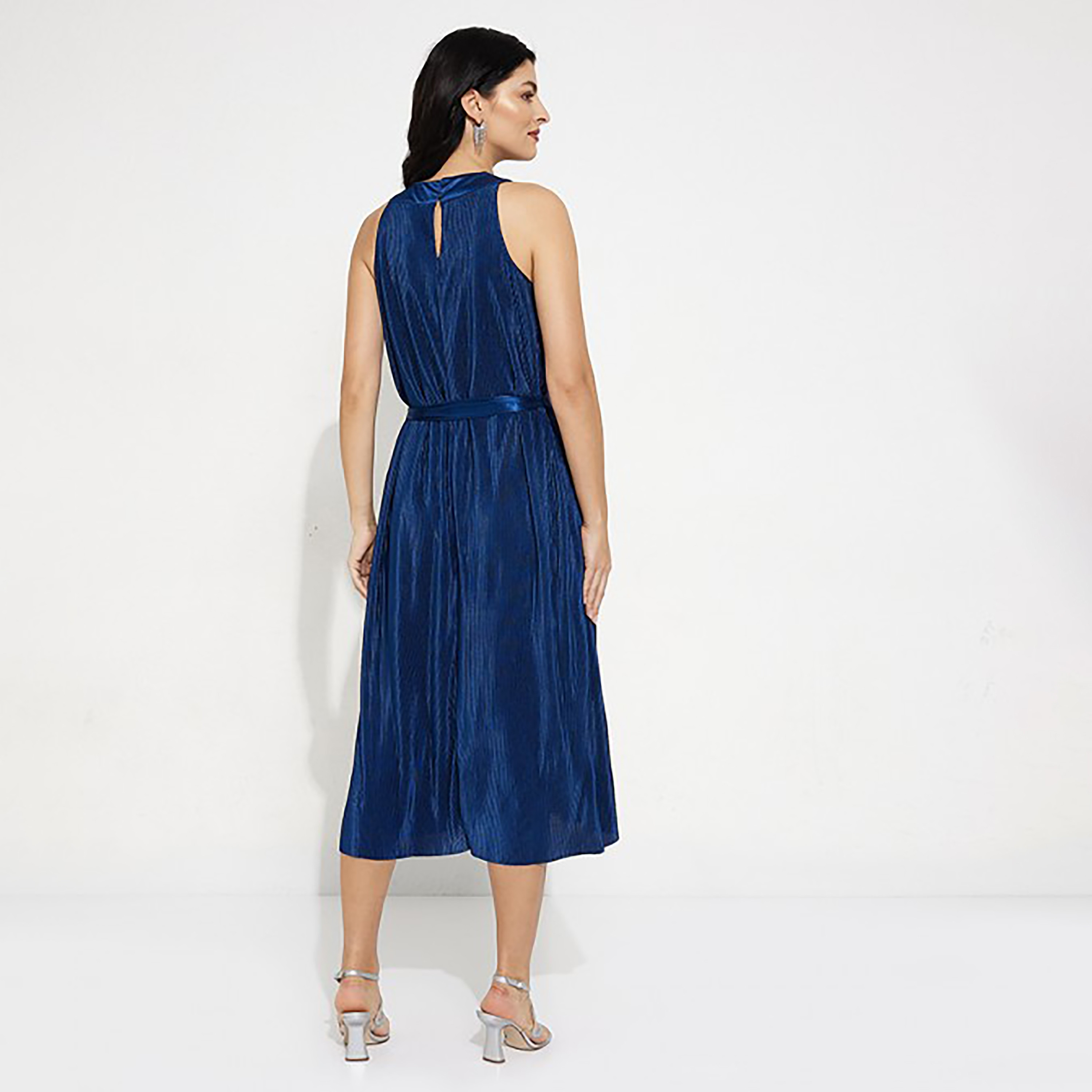 فستان ميدي ذو فيت وفلير برقبة مستديرة مع تكسثرد من إيروبوستال-women-clothing-dresses-image-8