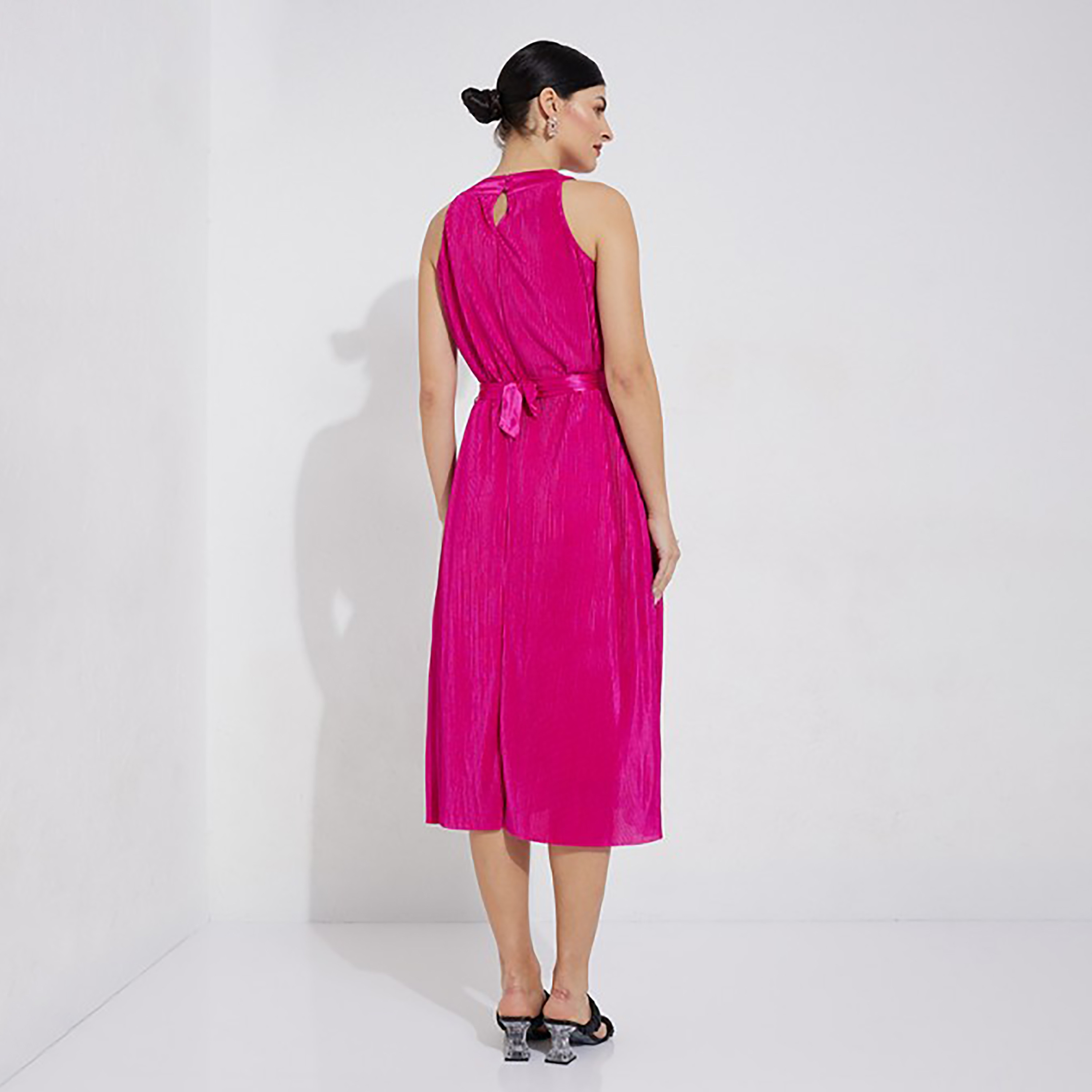 فستان ميدي ذو فيت وفلير برقبة مستديرة مع تكسثرد من إيروبوستال-women-clothing-dresses-image-4
