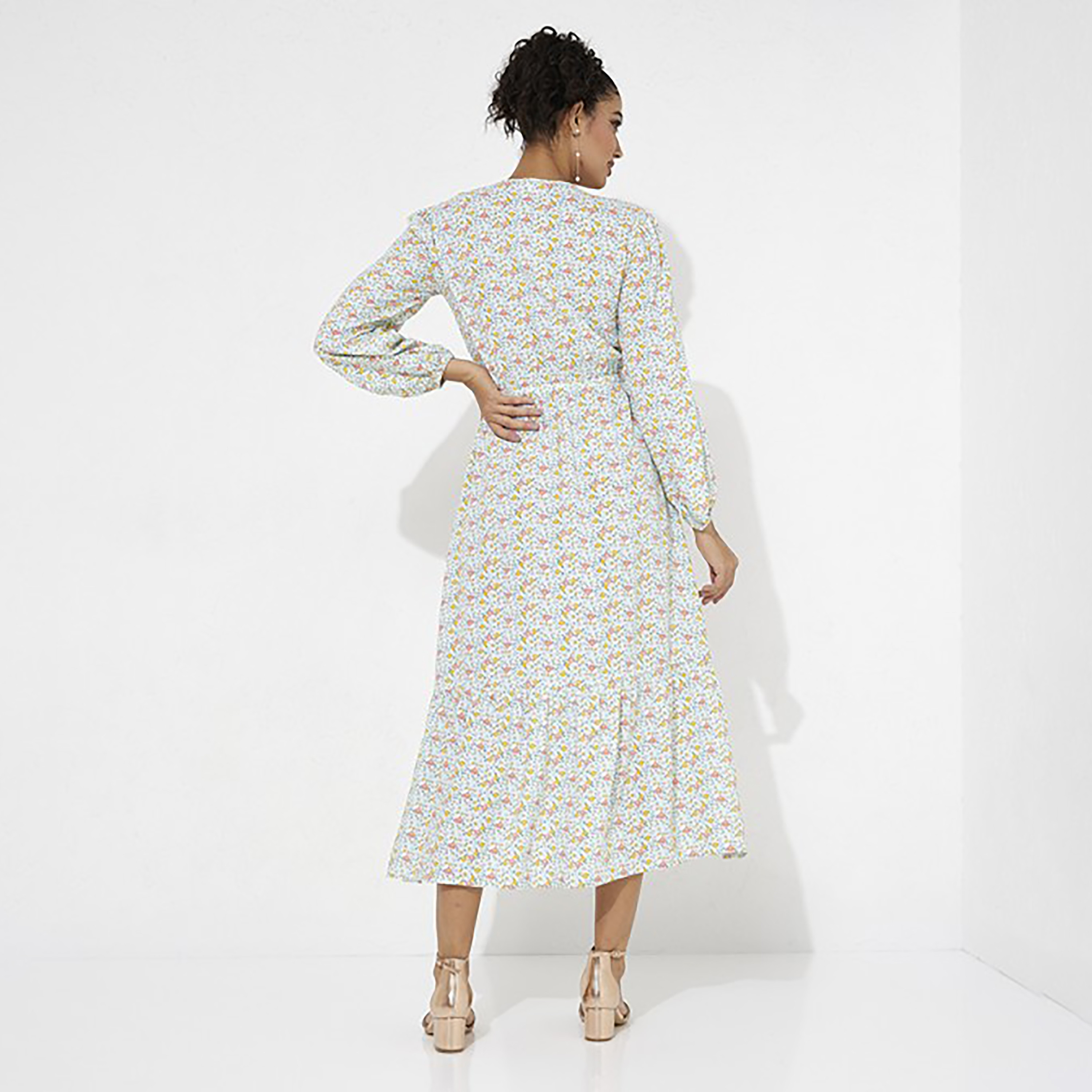 فستان متوسط الطول بنقشة زهور ورقبة على شكل وى من ايروبوستال مع تفاصيل مقصوصة-women-clothing-dresses-image-4
