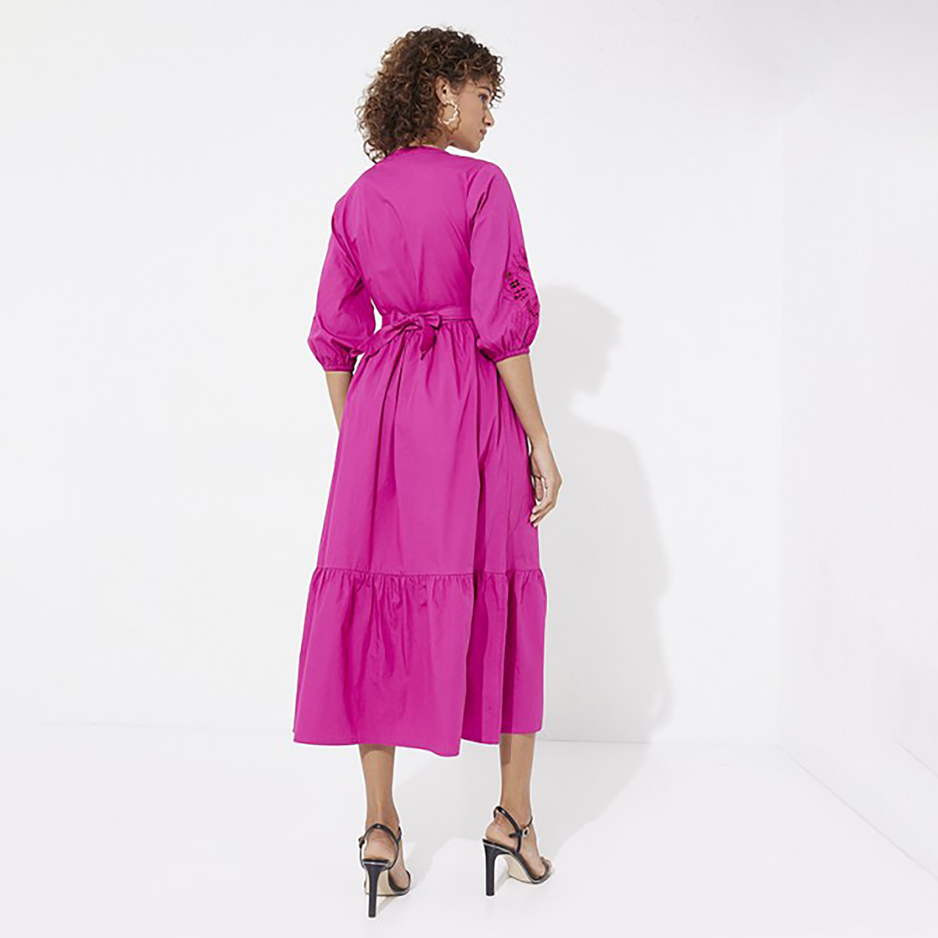 فستان ماكسي بطبقات ورقبة على شكل فى مع مطرز من إيروبوستال-women-clothing-dresses-image-4
