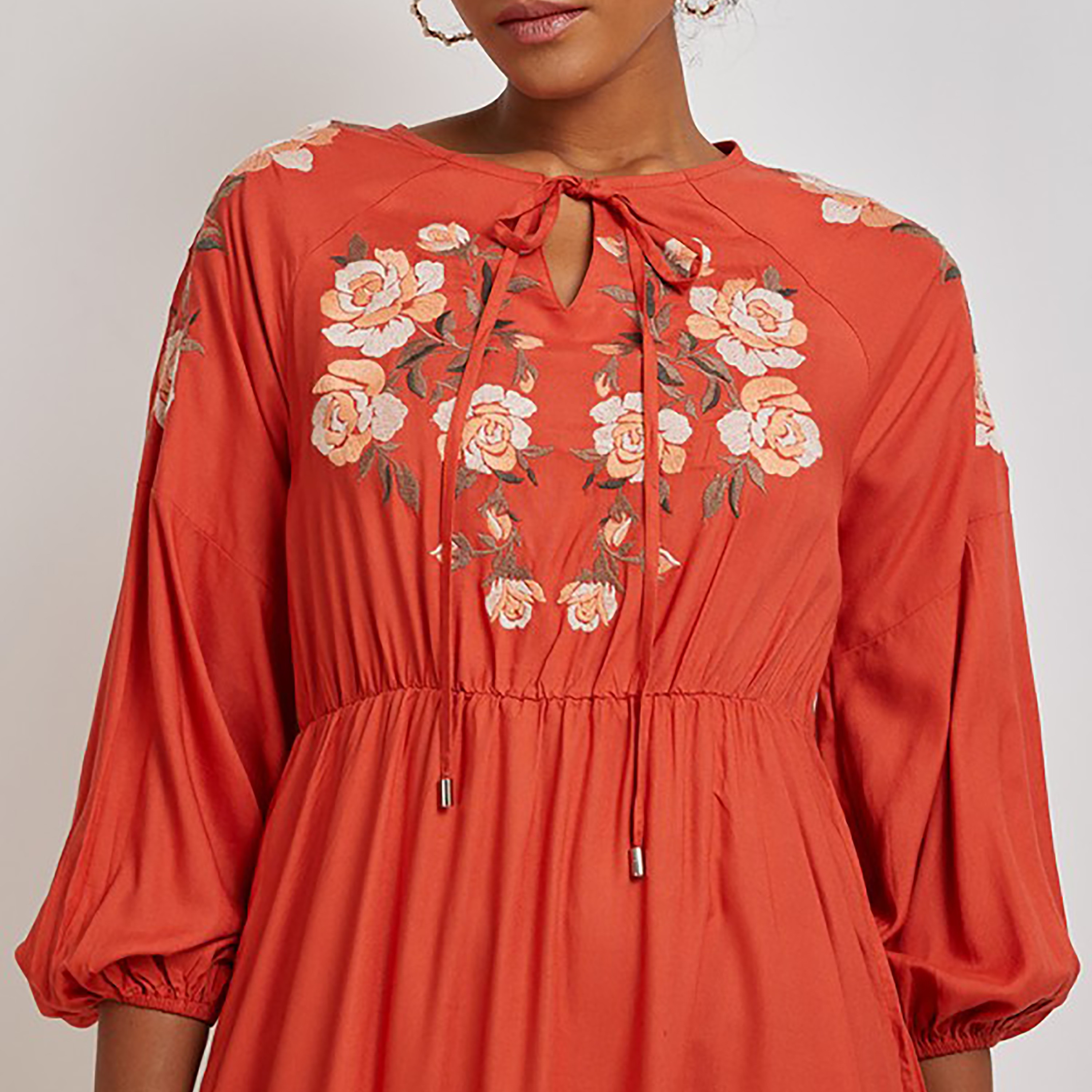 فستان ميدي ذو فيت وفلير برقبة كيهول مع مطرز من إيروبوستال-women-clothing-dresses-image-3