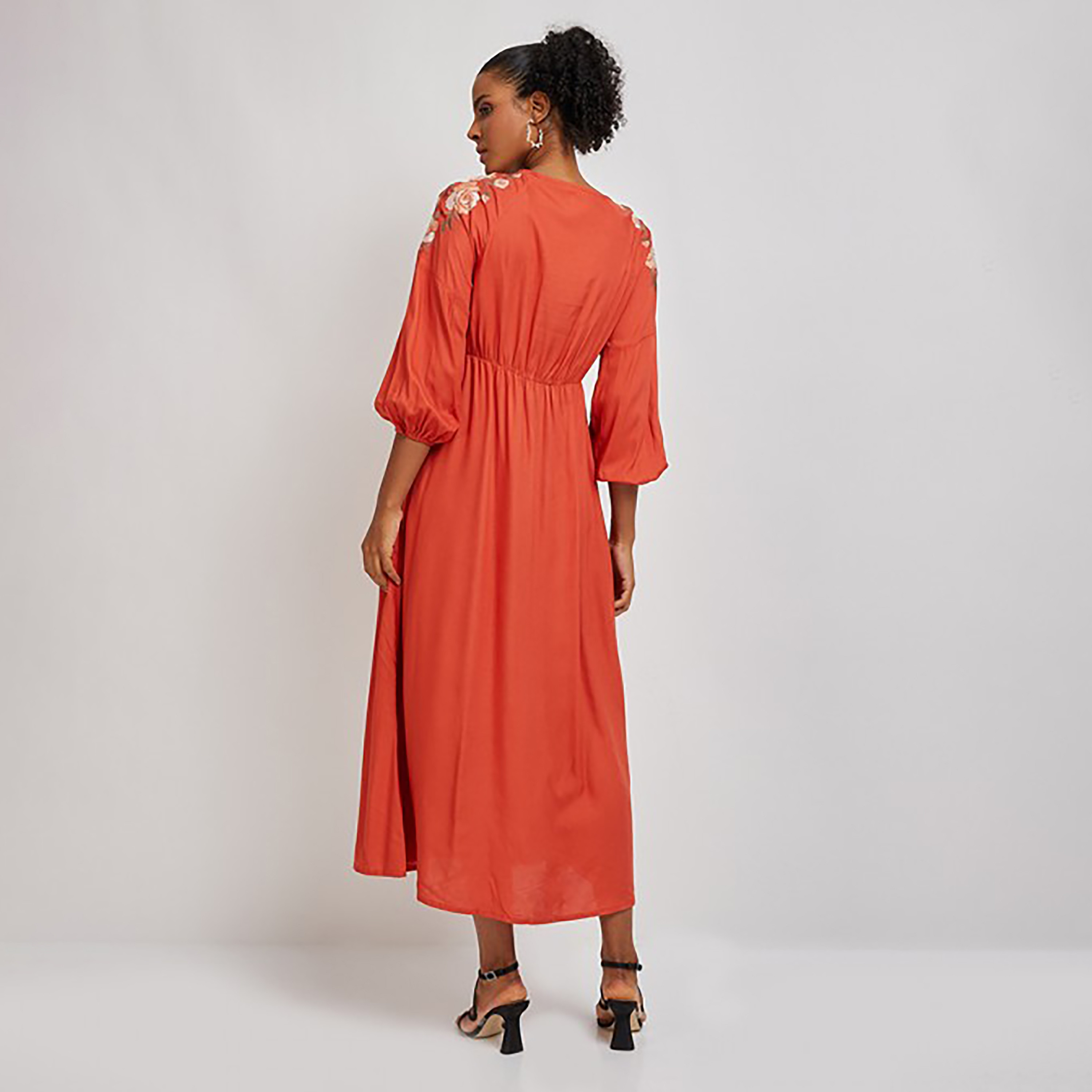فستان ميدي ذو فيت وفلير برقبة كيهول مع مطرز من إيروبوستال-women-clothing-dresses-image-4