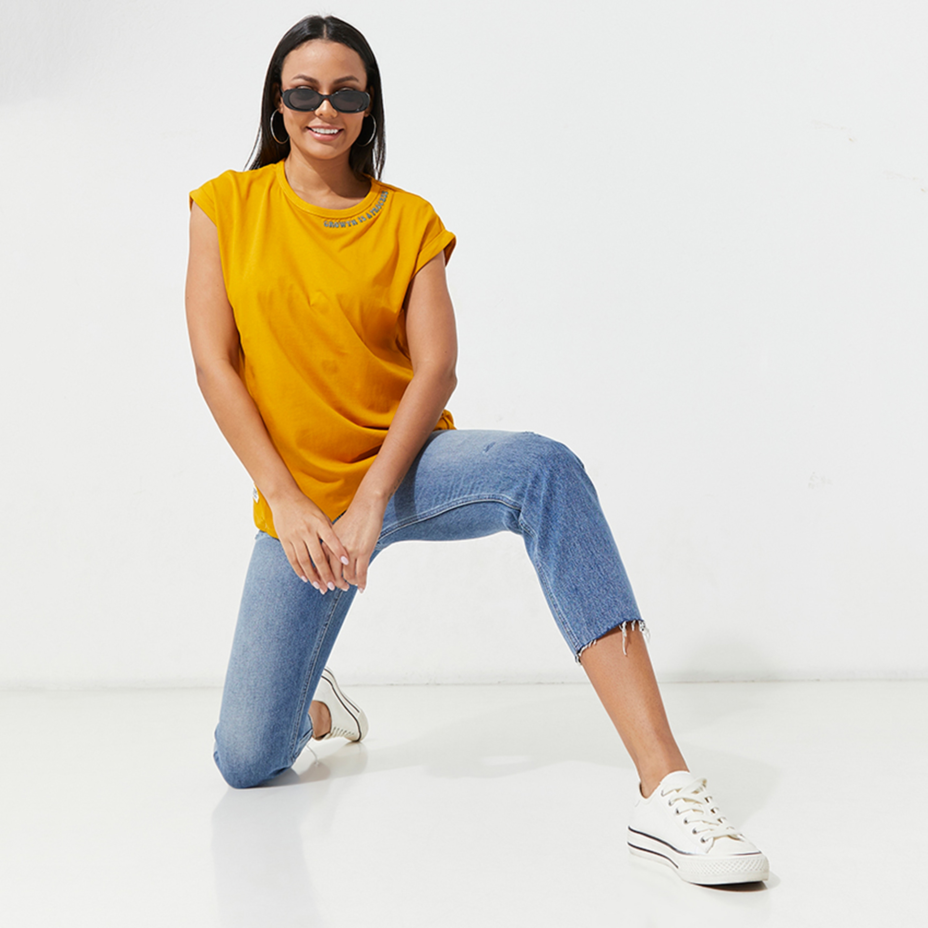 تي شيرت نسائي برقبة دائرية وأكمام مطوية وطبعة رسومات على شكل فطر من أيروبوستال-women-clothing-tshirts-image-2