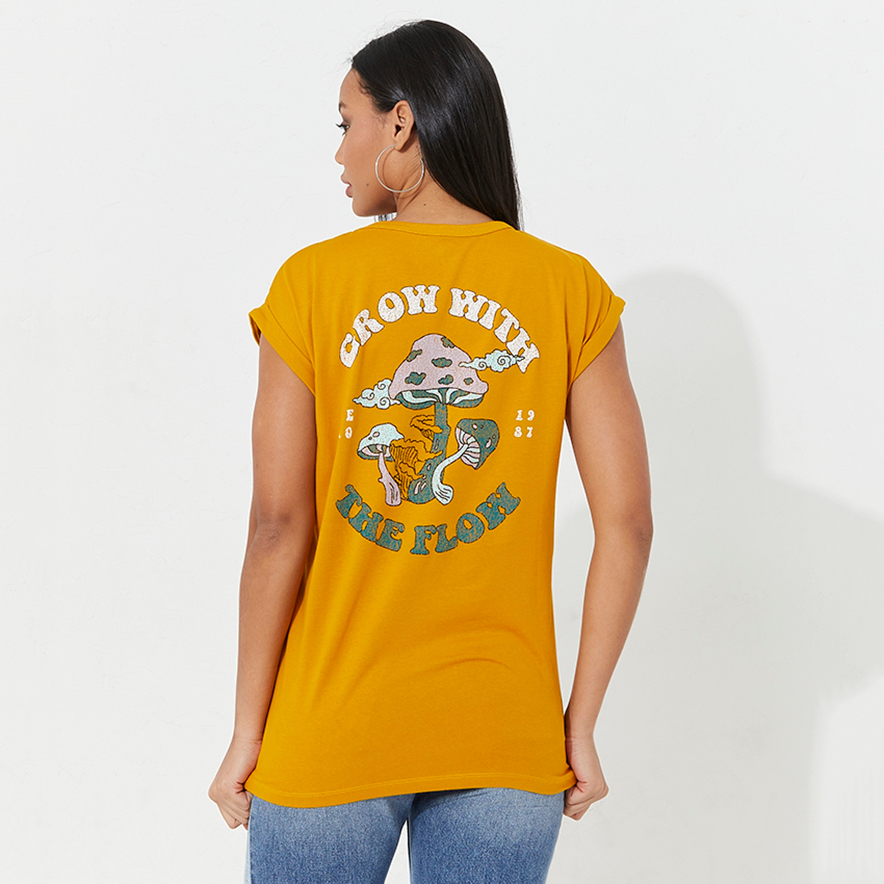 تي شيرت نسائي برقبة دائرية وأكمام مطوية وطبعة رسومات على شكل فطر من أيروبوستال-women-clothing-tshirts-image-4