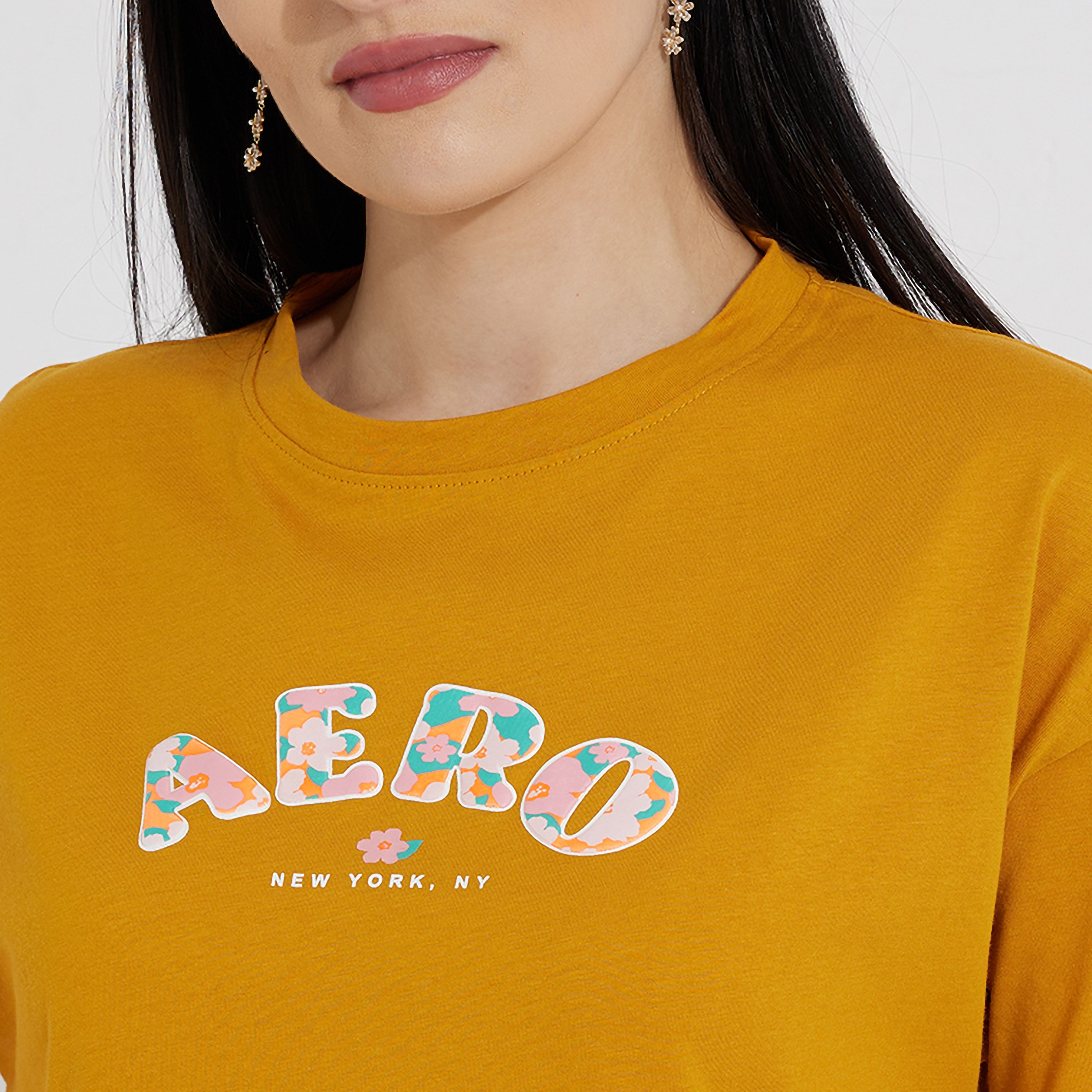 تي شيرت نسائي بأكمام قصيرة وياقة دائرية وشعار من أيروبوستال-women-clothing-tshirts-image-7