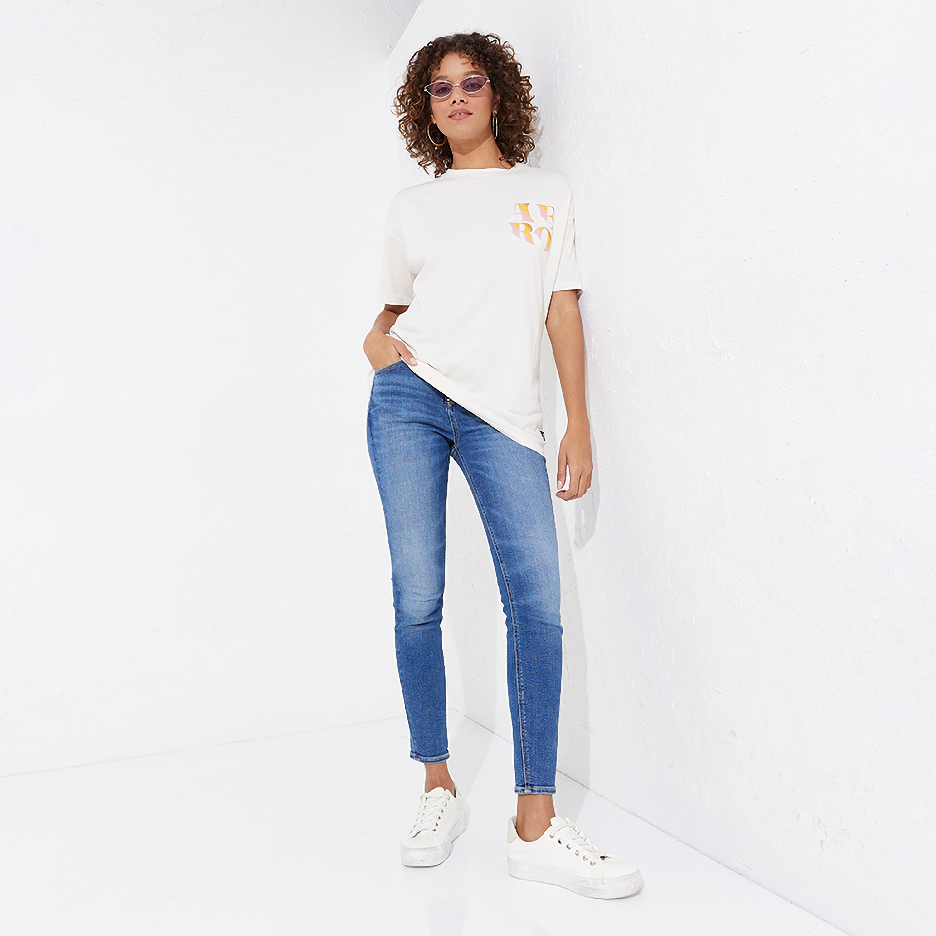 تي شيرت برسومات بأكمام قصيرة ورقبة دائرية للنساء من أيروبوستال-women-clothing-tshirts-image-6