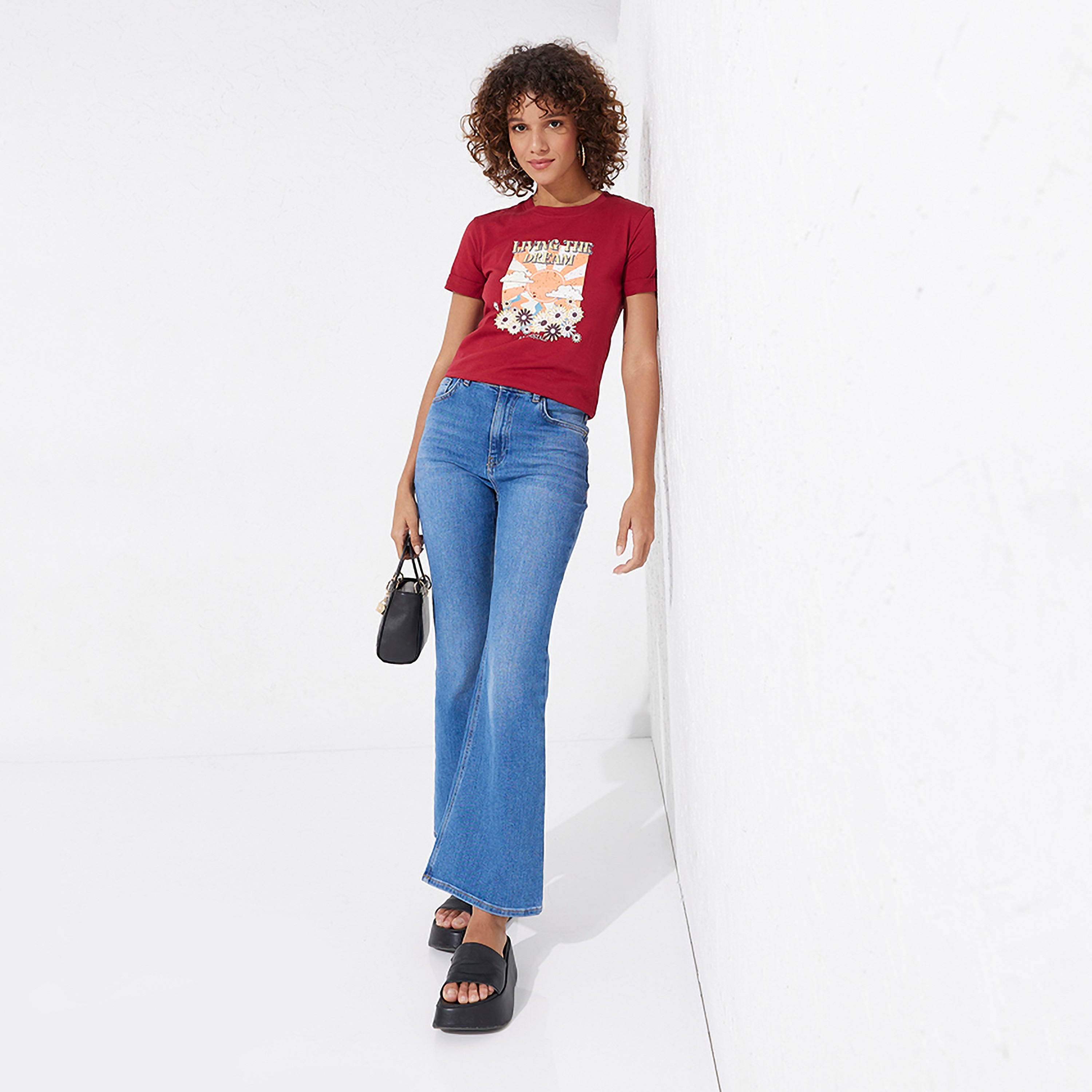 تي شيرت نسائي بأكمام قصيرة ورقبة دائرية مزخرفة بالزهور من أيروبوستال-women-clothing-tshirts-image-2