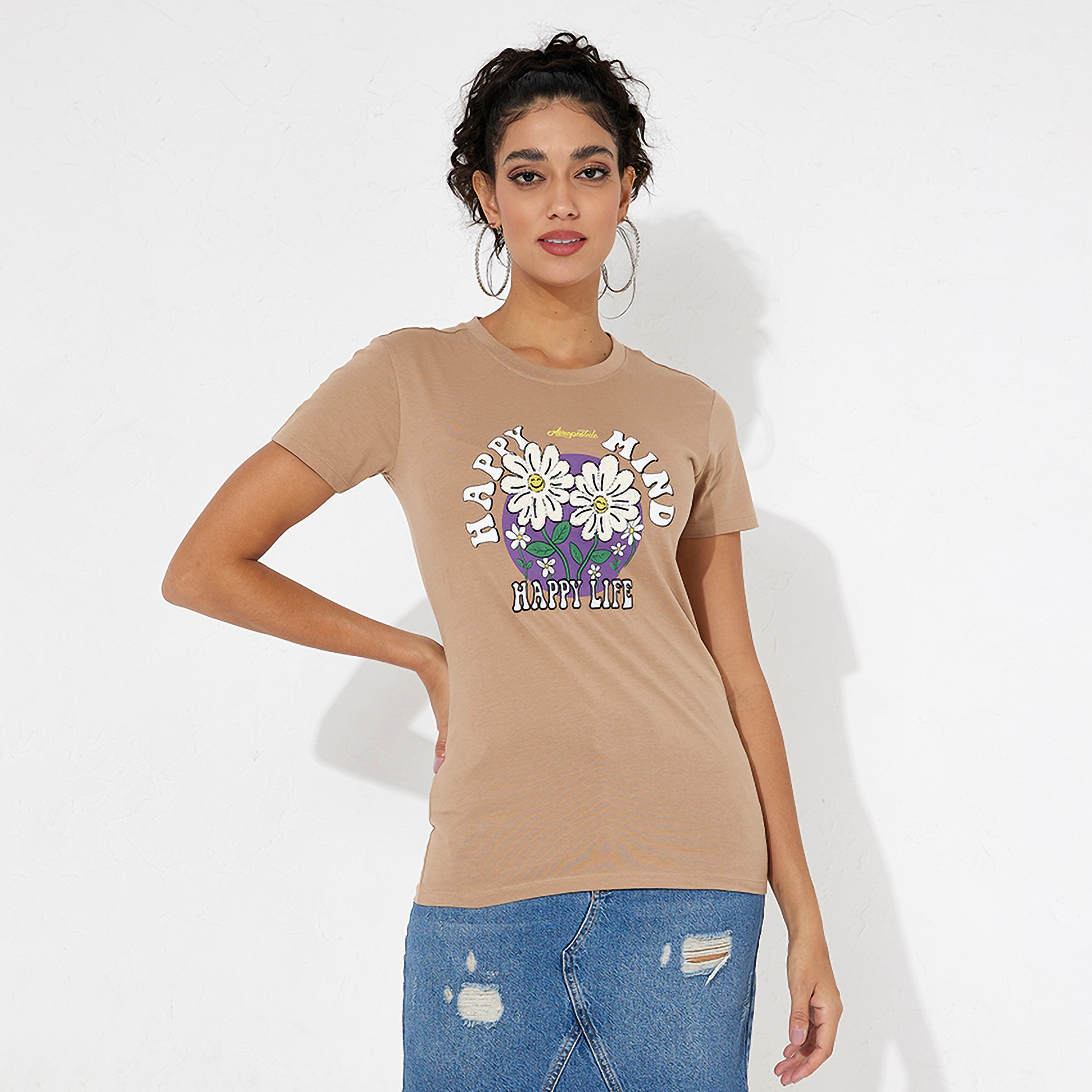 تي شيرت نسائي بأكمام قصيرة ورقبة دائرية مزخرفة بالزهور من أيروبوستال-women-clothing-tshirts-image-1