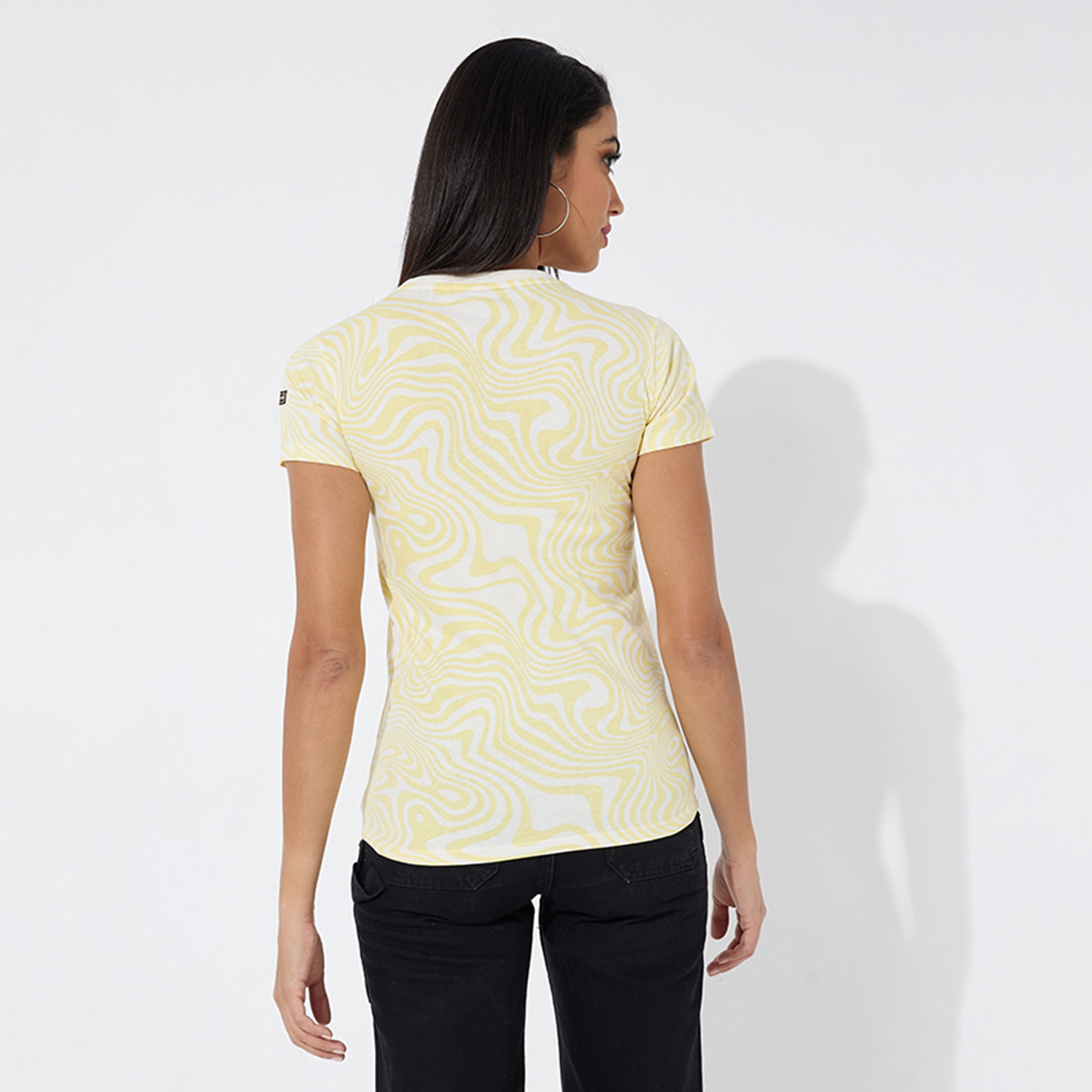 تي شيرت نسائي بأكمام قصيرة ورقبة دائرية وطبعة تجريدية من أيروبوستال-women-clothing-tshirts-image-4