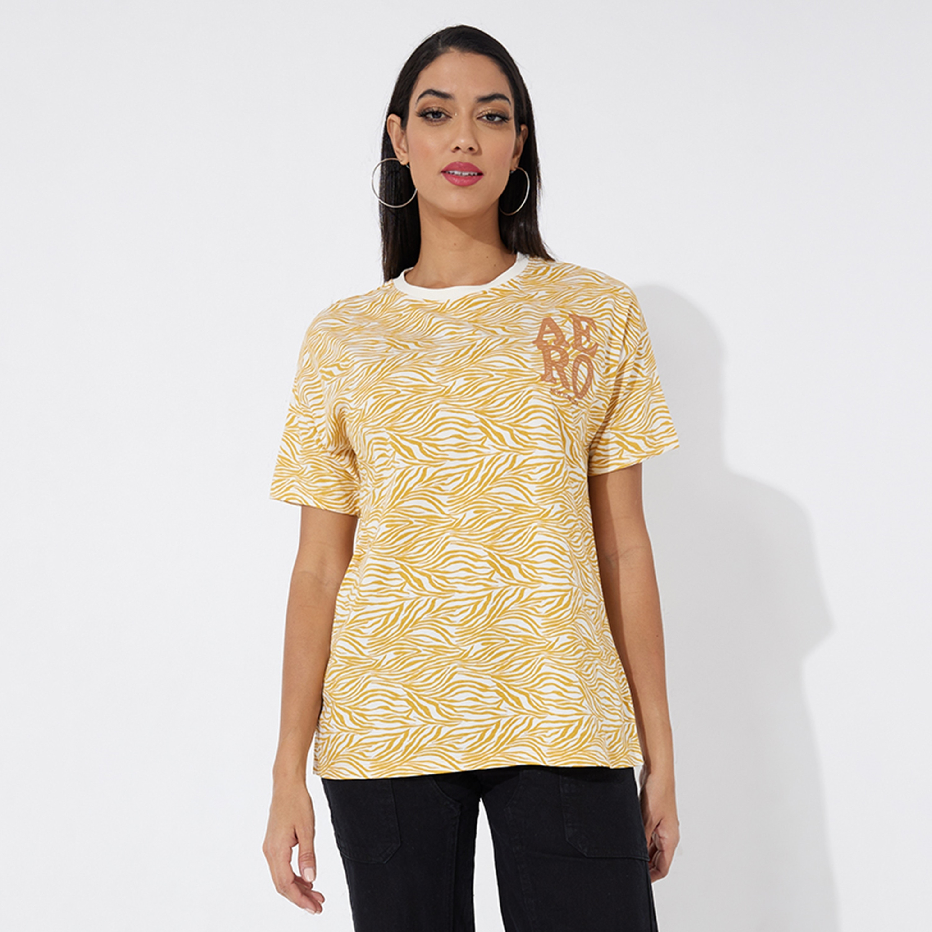 تي شيرت نسائي بأكمام قصيرة ورقبة دائرية وطبعة تجريدية من أيروبوستال-women-clothing-tshirts-image-1
