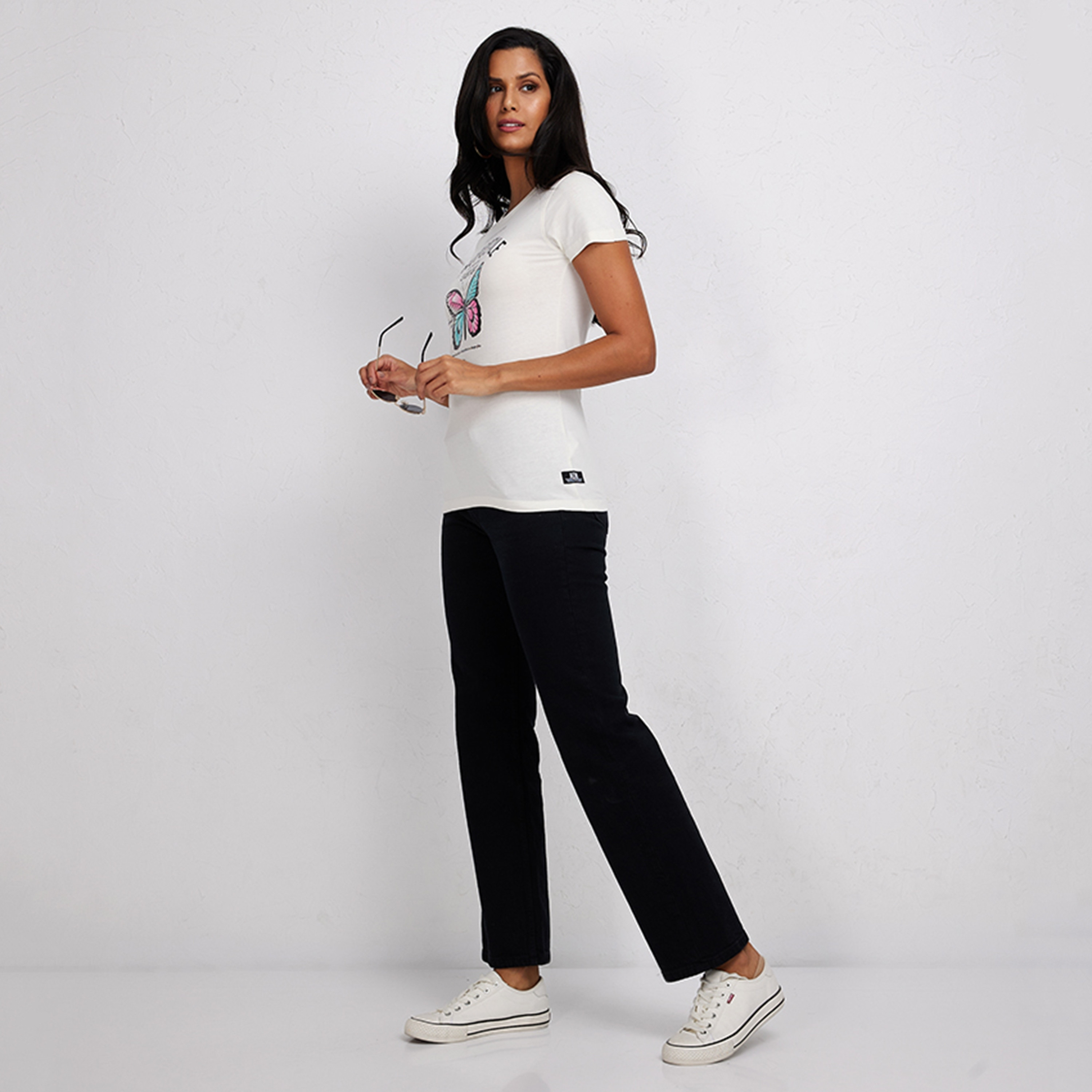 تي شيرت نسائي بطبعة رسومات على شكل فراشة ورقبة دائرية وأكمام قصيرة من أيروبوستال-women-clothing-tshirts-image-2