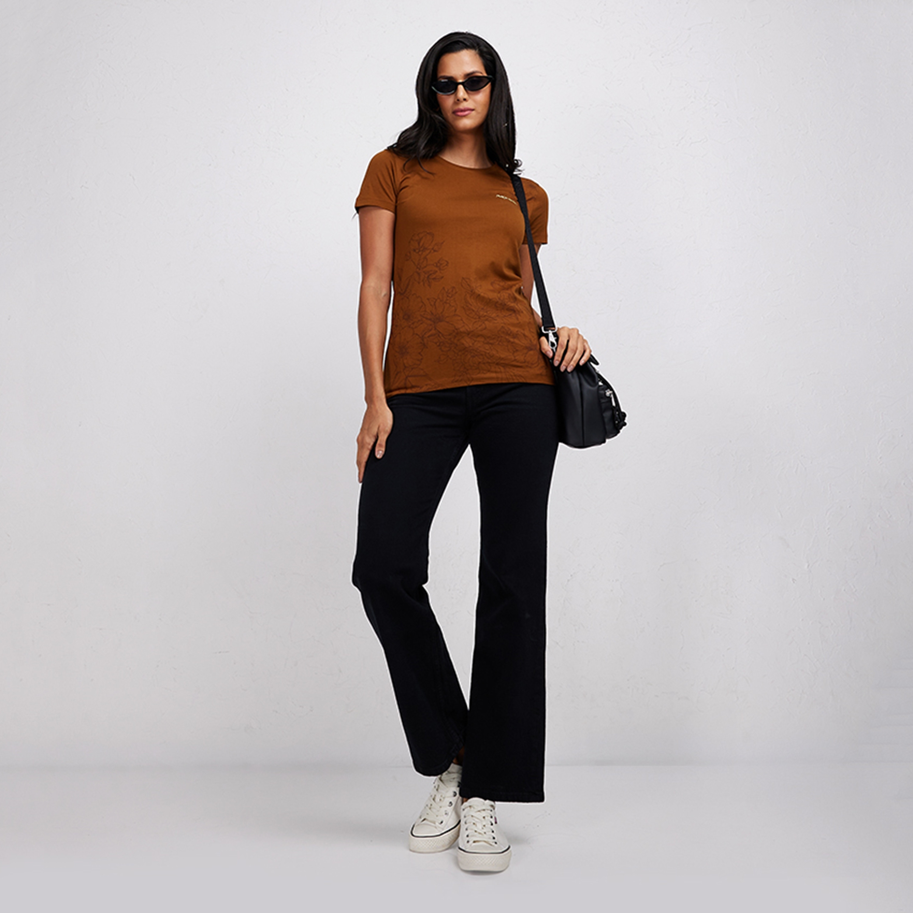 تي شيرت نسائي بطبعة زهور ورقبة دائرية وأكمام قصيرة من أيروبوستال-women-clothing-tshirts-image-2